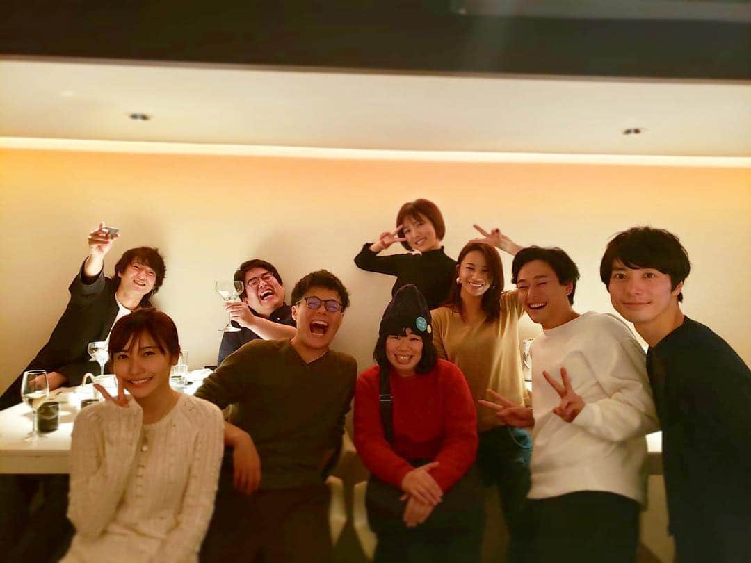 高橋メアリージュンさんのインスタグラム写真 - (高橋メアリージュンInstagram)「Tonight 23:59- #人生が楽しくなる幸せの法則  Ep.5 (NTV,YTV) 先日集まれるキャストで集まってお食事しました^ ^ なんとなくそれぞれ適当に席に座ってお食事しててふと気付いたら… 見事に劇中の「総務部」と「営業部」にテーブルが分かれていて笑っちゃいました^ ^ 次回は来れなかった人もみんなで集まりたいな！  #夏菜 ちゃん #佐野ひなこ ちゃん #伊藤修子 さん #忍成修吾 さん #和田琢磨 さん #板倉チヒロ さん #山本直寛 さん #遊佐亮介 さん #毎週木曜放送 #木曜ドラマ #和やかな人しかいない #感謝」2月7日 7時37分 - maryjuntakahashi