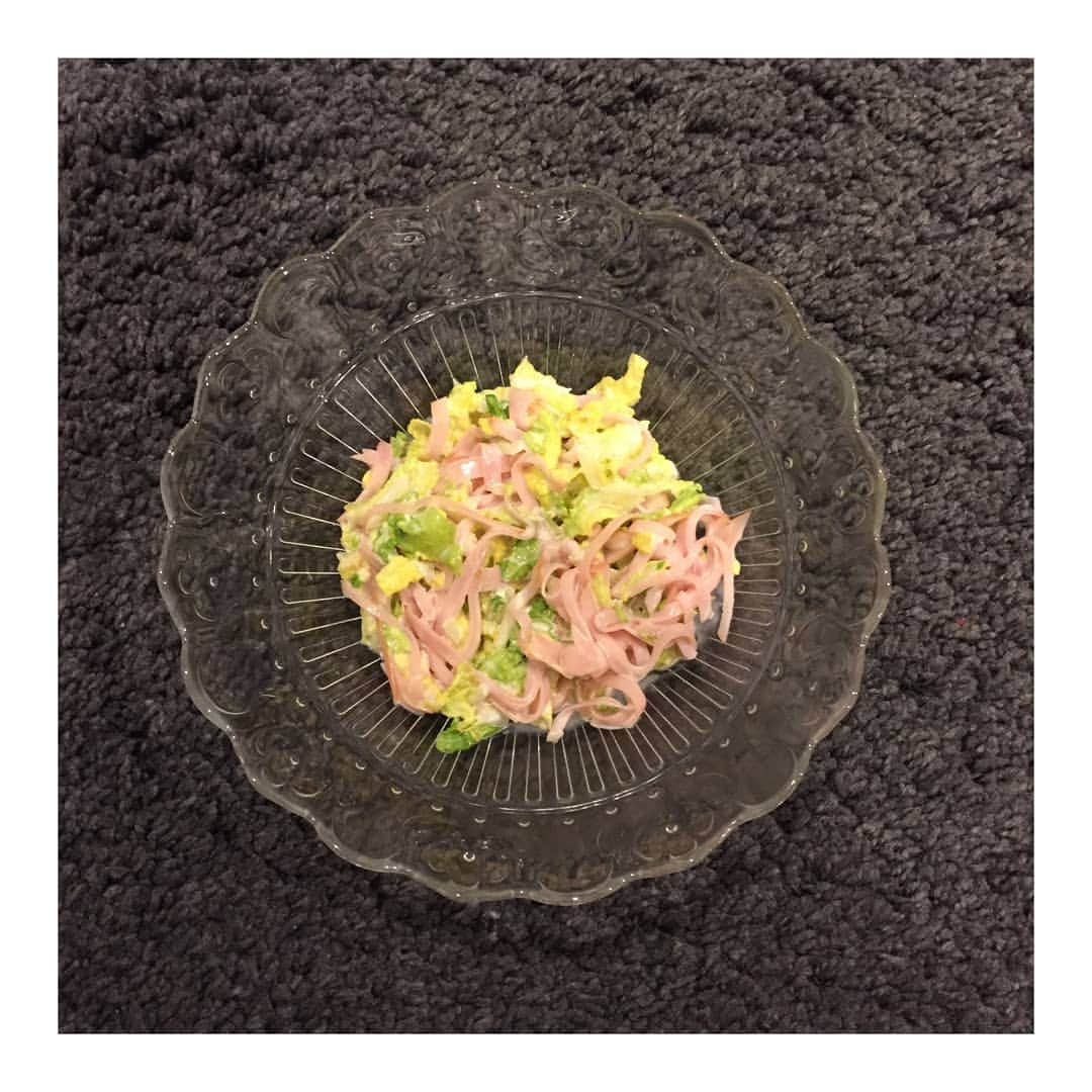 【公式】脱毛ラボさんのインスタグラム写真 - (【公式】脱毛ラボInstagram)「食べて抑毛？！ #抑毛レシピ #白菜レシピ #レシピ [白菜コールスロー]  #白菜 は #ヘルシー で食事の前に食べると血糖値の急上昇を抑えることができるそうです😆 食べ過ぎ防止にもなりますね😘  #アンチエイジング効果 #ビタミンc #美白 #便秘解消 #美肌 #美容 #beauty #food #ダイエット #cooking #instafood #料理すきなひとと繋がりたい #渋谷 #新宿 #銀座 #池袋 #instagood #instagram」2月7日 18時19分 - datsumo_labo