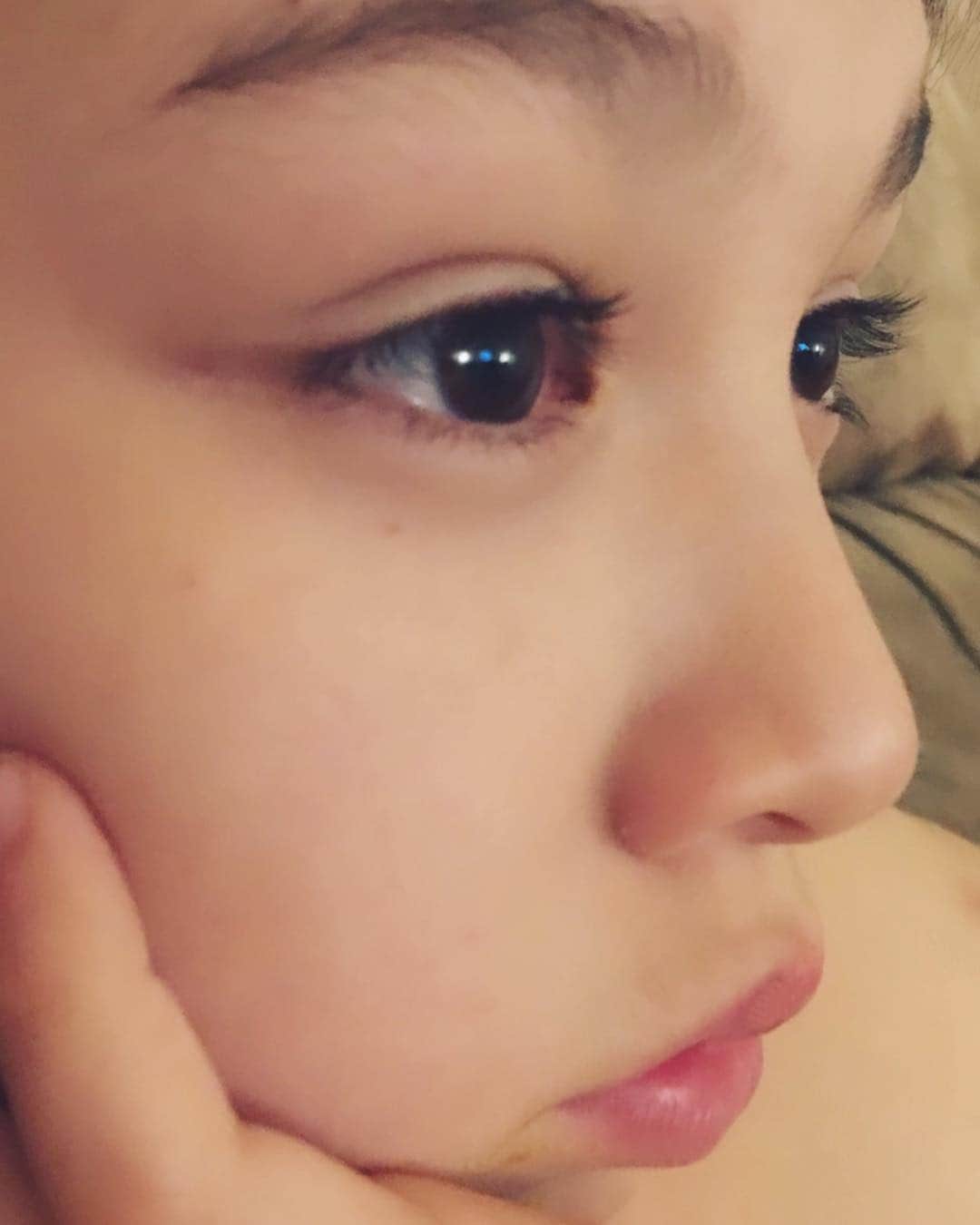 バイリンガル3兄妹のインスタグラム：「今日ですね 学校の先生から電話がかかってきて まぁ、色々と…色々と…😭 ・ ・ 我が家の11歳男子の授業態度についてなどなど。 ・ ・ まぁざっくり言うと苦情ですよね😂 ・ ・ 大きくなったら子育ては楽になると思いきや、悩みの内容が変わるだけで ・ ・ いつになっても悩みは尽きないですな。 ・ ・ 「×3人分」な未来。 ・ ・ いつまで続くやら。 ・ ・ #いつまでも続くでしょう #知ってる #先生方ごめんなさい ・ #空雅 #11歳 #小5男子 #バイリンガル3兄妹」