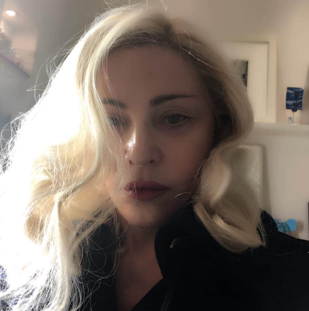 マドンナさんのインスタグラム写真 - (マドンナInstagram)「Magic is the exaggeration of Reality that Allows us to know what is True................Picasso 🎭💙. #magic」2月7日 11時25分 - madonna