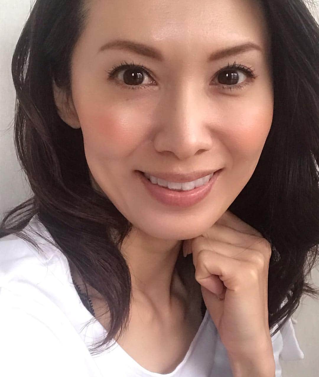 のインスタグラム：「・ ・ ・ 今日はヨガのレッスンはお休み ・ ・ 来週からのレッスンに向けてお家トレーニングします！ ・ 普段どんなトレーニングしてるんですか？？って聞かれるのですが ・ 少しづつご紹介していきますね♪ ・ ・ 主婦だから…時間のある時にお家でサクッとできる簡単トレーニングです^ ^ ・ ・ ・ #駒田奈美 #オスカープロモーション #モデル #ヨガインストラクター #ヨガ #トレーニング #ボディーメイク #プロポーション #レッスン #来週」