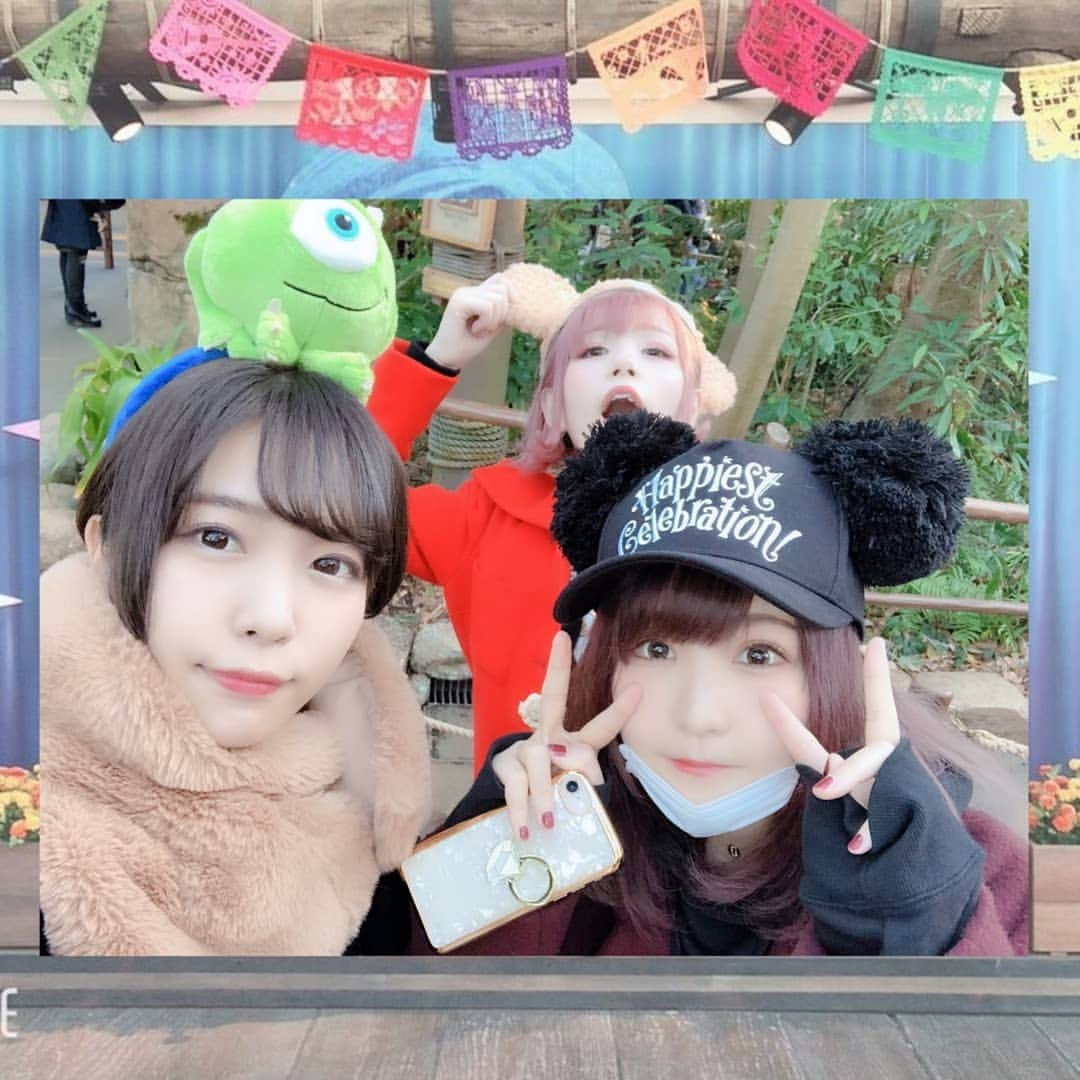 Machicoさんのインスタグラム写真 - (MachicoInstagram)「あいみーたかみなで #ディズニーシー 🧙‍♂️✨ たのしけりdid 【ｺｰﾄ＊ #古着 ﾄｯﾌﾟｽ＊ #romantic_standard原宿 ﾜﾝﾋﾟ＊ #Bershka ﾀｲﾂ＊ #ポルタポルテーゼ ﾌﾞｰﾂ＊ #yosuke 】#Machico #赤コート #低身長コーデ」2月7日 11時39分 - machico_3s25