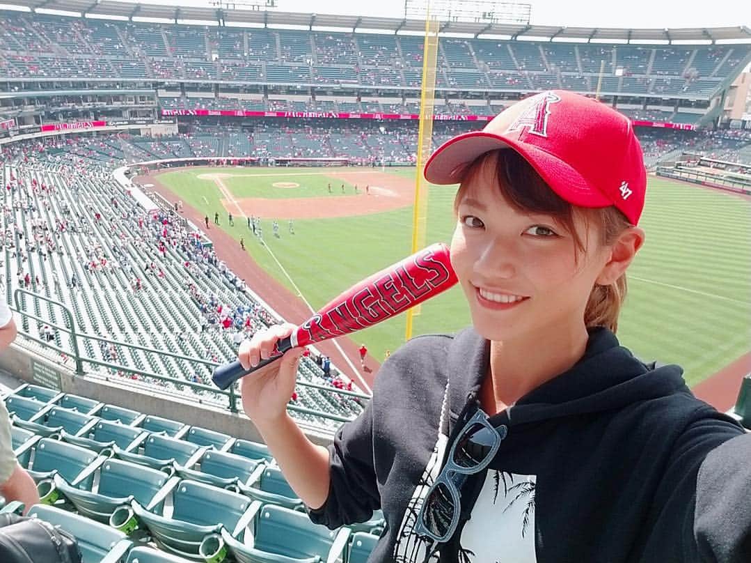 森園れんのインスタグラム：「レースが無いと、何かスポーツ観戦したくなる！！ LAで野球見たとき楽しかったなー😝❤️ #america #la #losangeles #anahaim #angels #otani #shoheiohtani #baseball #野球 #ロサンゼルス #アメリカ #🇺🇸 #エンゼルス #野球観戦 #大谷翔平 #アナハイム」
