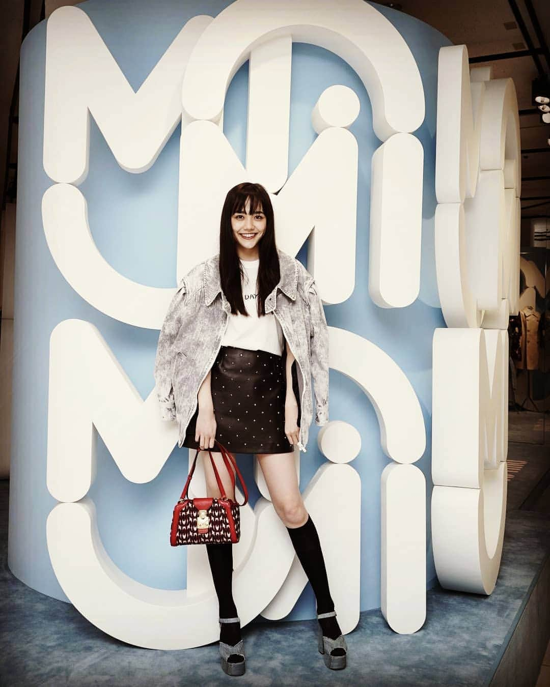 松井愛莉さんのインスタグラム写真 - (松井愛莉Instagram)「@miumiu pop up❤️ 新宿ISETAN 2/6～2/12  #miumiu #emiuticons」2月7日 17時45分 - airi1226_official