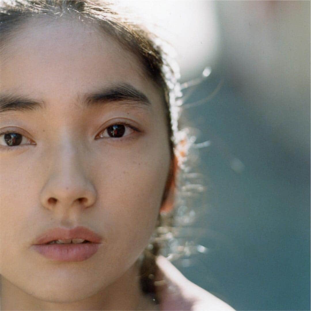 ルミネ公式のインスタグラム：「ルミネ各館に春の新作が続々入荷！ 女優の仁村紗和さんがノスタルジックなムードあふれる最新コーディネートを着こなします。 http://www.lumine.ne.jp/2019SS/ #lumine #ootd #spring #ルミネ #仁村紗和 #スプリングコーデ #iena #tomorrowland #beams #ships #snidel #amerivintage」
