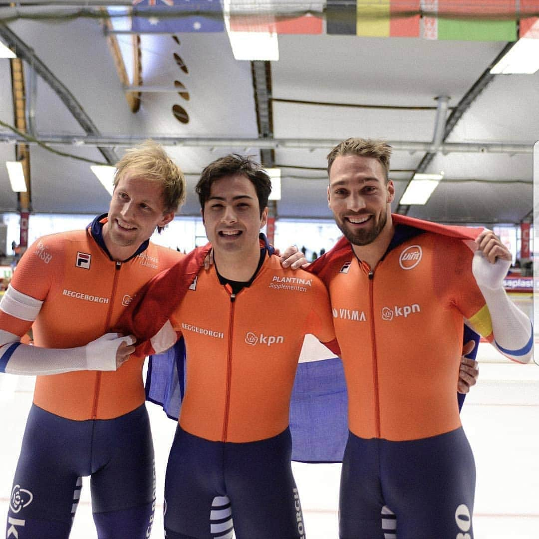 開フェルバイさんのインスタグラム写真 - (開フェルバイInstagram)「WORLDCHAMPION teamsprint it is!!!!!! Great teamwork! 🔥🔥🔥🔥🔥 #isu #inzell #worldchampion #kpn #daikin #reggeborgh #plantina」2月8日 3時45分 - kaiverbij