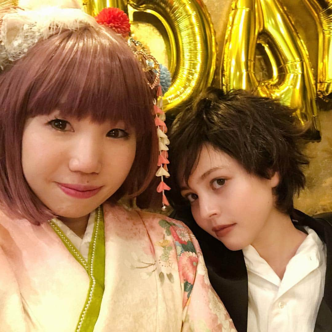 加藤ナナさんのインスタグラム写真 - (加藤ナナInstagram)「愛しのねこみ姫 のお誕生日🎂🎉💗💗💗 男装してお祝いした❤️ #今日は夜更かし🌙❤️ #男装 #ホストさんの真似 #行ったことはないけどね🤣」2月8日 4時03分 - katouchan