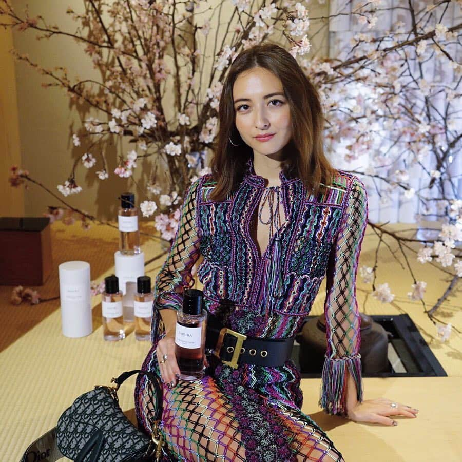 エリーローズさんのインスタグラム写真 - (エリーローズInstagram)「Thank you @Dior for a wonderful intimate lunch and introduction, room by room to all the perfumes by @diorparfums 🦋  I can still smell the flowers on me...💐🌸🌹🌼🌻 .  今日はディオールのエクスクルーシブ・ランチ、 新作のパルファムのお披露目会に行ってきました。 もう夜なのにまだお花の香りがする💐」2月7日 20時09分 - ellirose