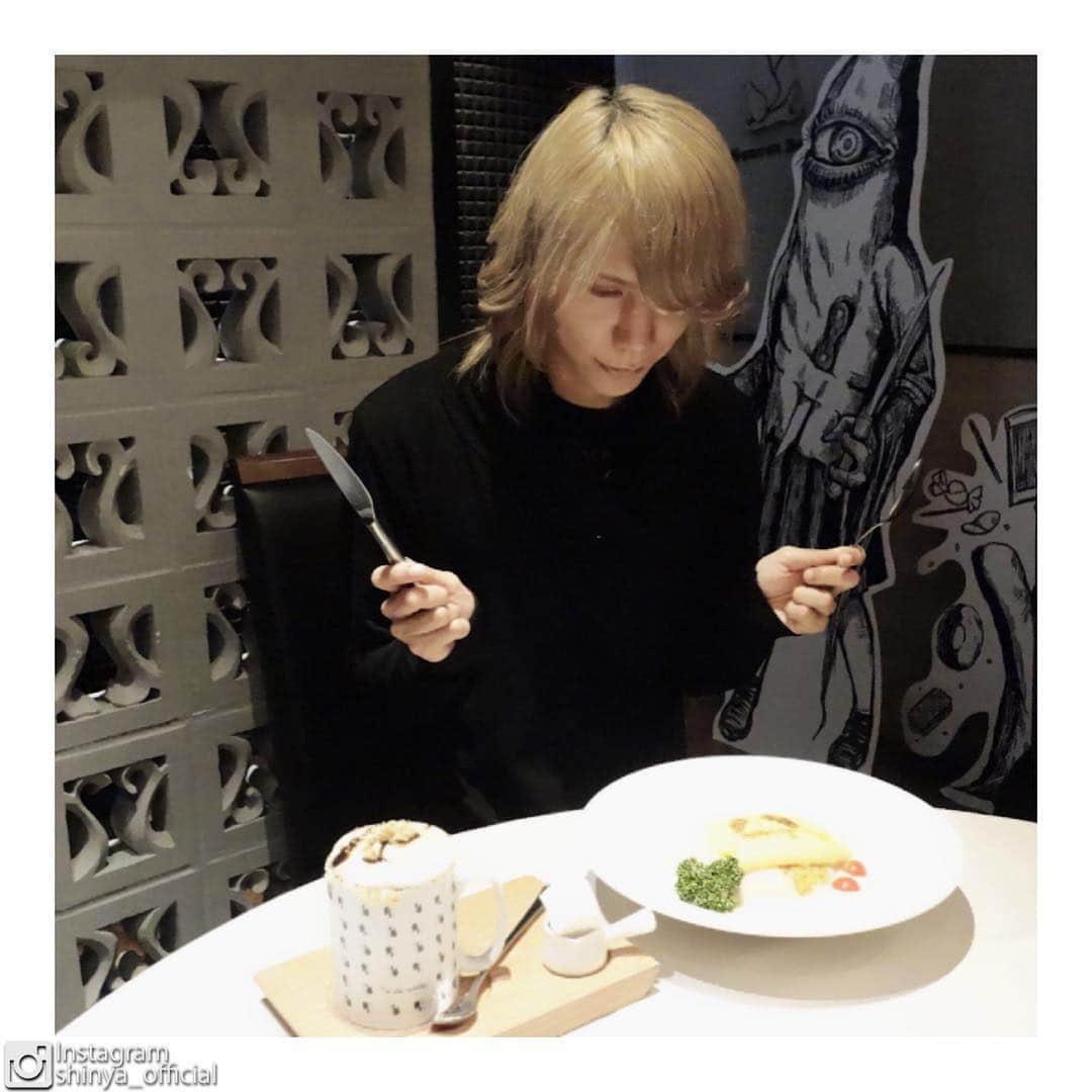 Shinyaさんのインスタグラム写真 - (ShinyaInstagram)「ゼメキスカフェの試食会行ってお腹いっぱいなってきたよ！ みんなもお腹いっぱいになってね！」2月7日 20時16分 - shinya_official