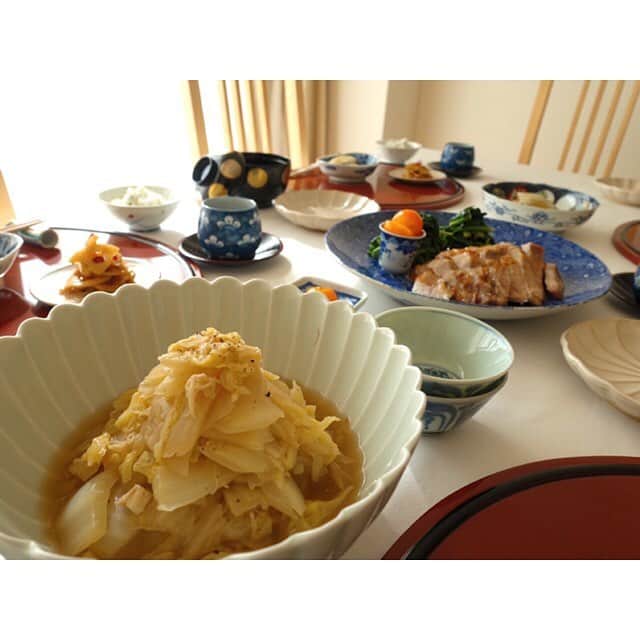南明奈さんのインスタグラム写真 - (南明奈Instagram)「今年最初の料理教室🍳 豚ロースの塩麹漬け 白菜と帆立貝柱の煮浸し 鰆 とろろ蒸し などなど☺️ #料理 #cooking #和食」2月7日 22時07分 - akinaminami