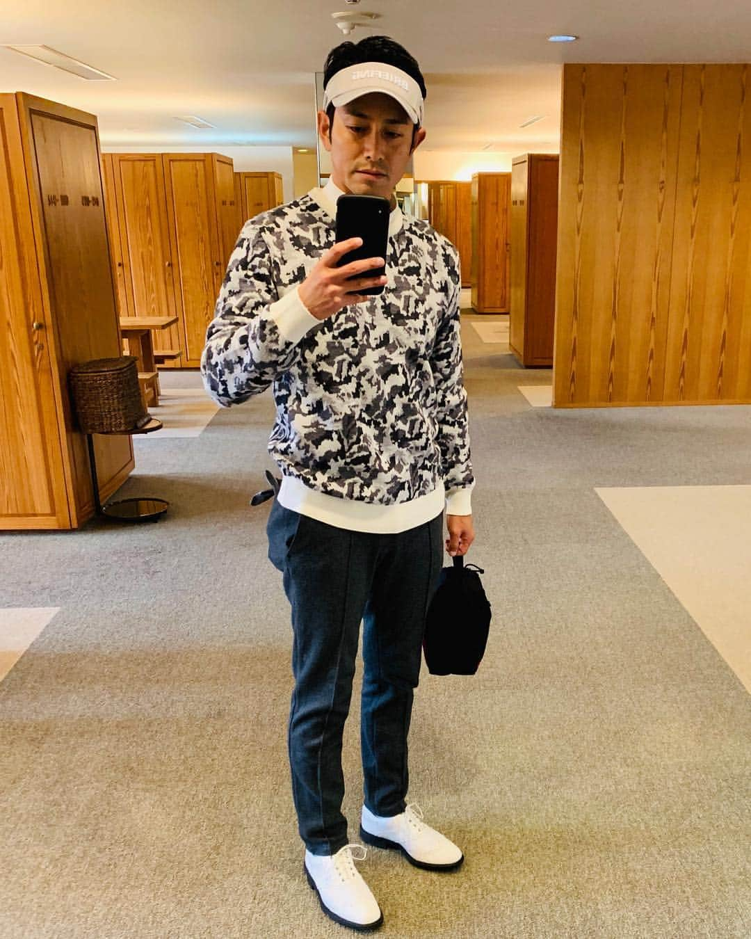 肥野竜也さんのインスタグラム写真 - (肥野竜也Instagram)「【ラウンドコーデ】 カモ柄セーター『BRIEFING 』🏌️‍♂️ ニットパンツ『BRIEFING 』⛳️ ＊ #肥野ファッション #肥野自撮り #肥野GOLF #GOLF #ゴルフ #instagolf #ラウンドコーデ #BRIEFING  #ブリーフィング」2月7日 22時16分 - tatsuya_hino