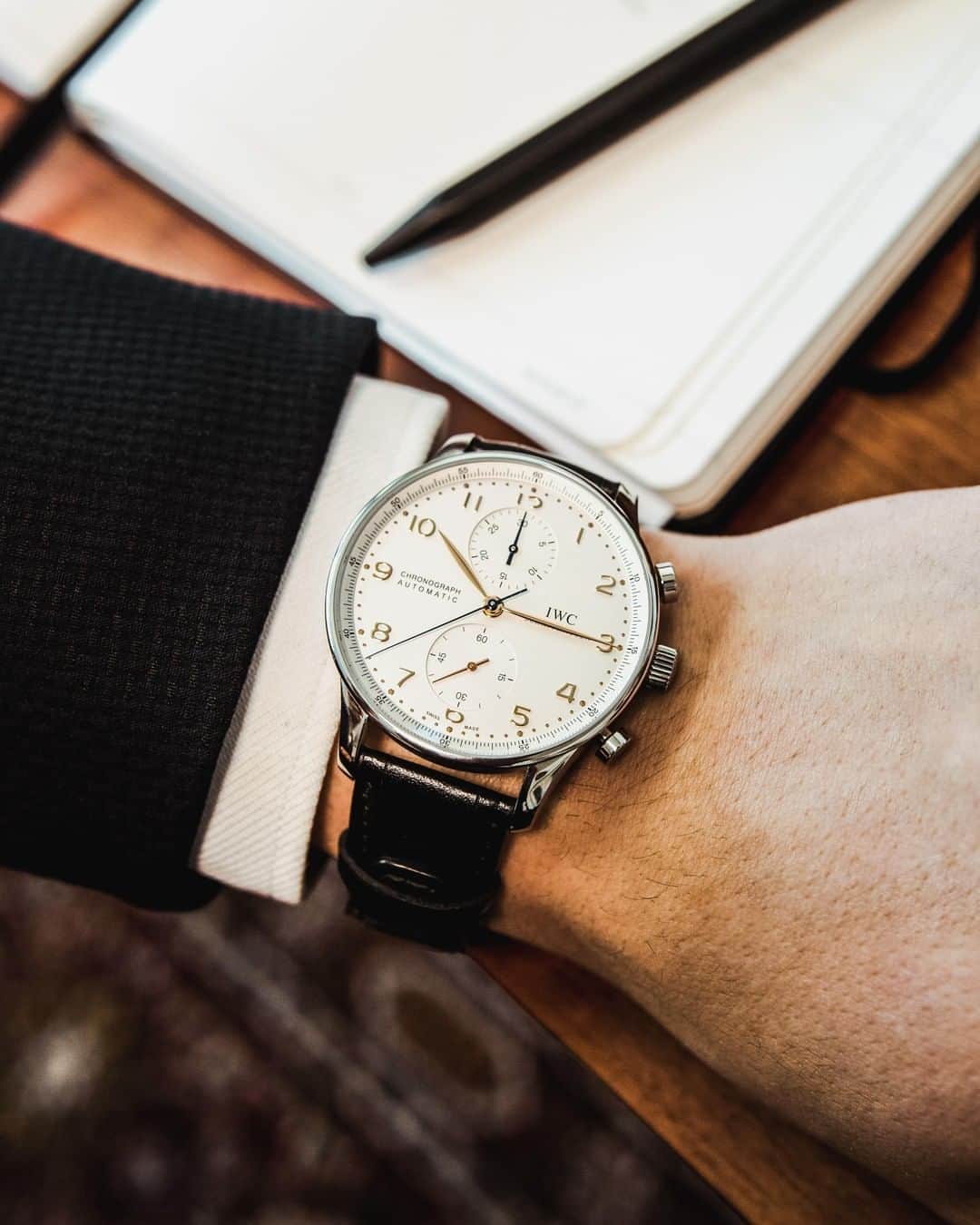 IWCさんのインスタグラム写真 - (IWCInstagram)「Power, precision, and effortless style—with just the flick of a wrist. Pictured: The inimitable Portugieser Chrono (Ref. IW371445). #IWCPortugieser」2月8日 0時08分 - iwcwatches