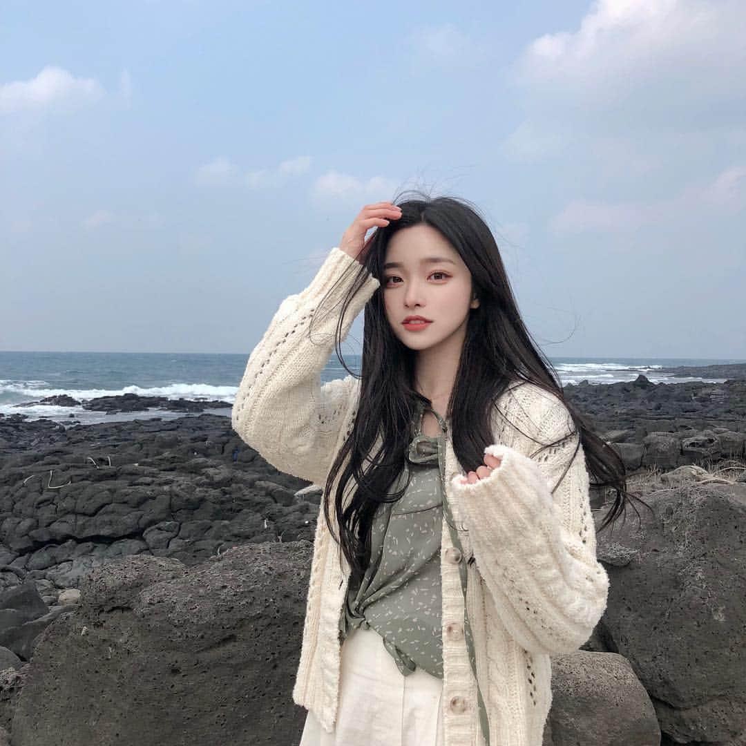 キム・ナヒさんのインスタグラム写真 - (キム・ナヒInstagram)「제주 사진 너무 많다 🙄 #nahee_travel」2月8日 0時29分 - knhs2