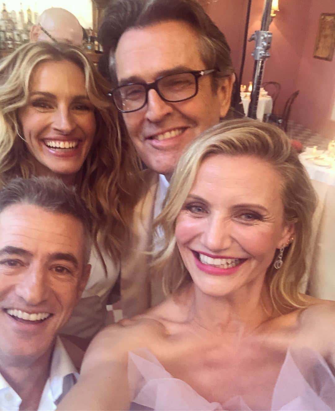 キャメロン・ディアスのインスタグラム：「Hi.. so this happened.. 💗」