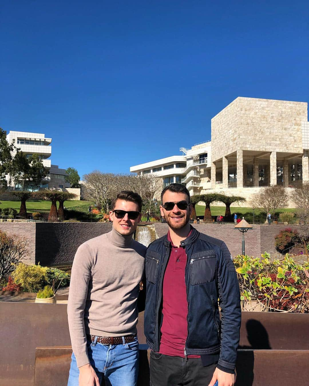 ルイス・フェネロさんのインスタグラム写真 - (ルイス・フェネロInstagram)「G E T T Y  M U S E U M 👬❤️🌞 #losangeles #sunny  #getty #museum」2月8日 23時43分 - luis_febi