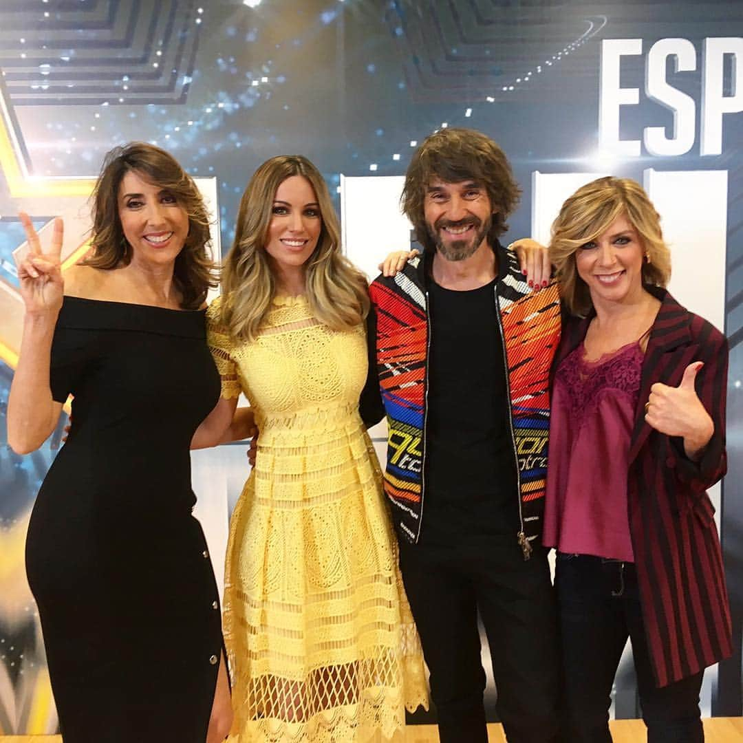 エドゥルネさんのインスタグラム写真 - (エドゥルネInstagram)「Súper compis!! @santimillan @paz_padilla @evaisanta Faltabas tú @ristomejide 💖 @gottalenttv #GotTalentEspaña #ParaMiEsUnSi 🌟」2月8日 23時44分 - edurnity