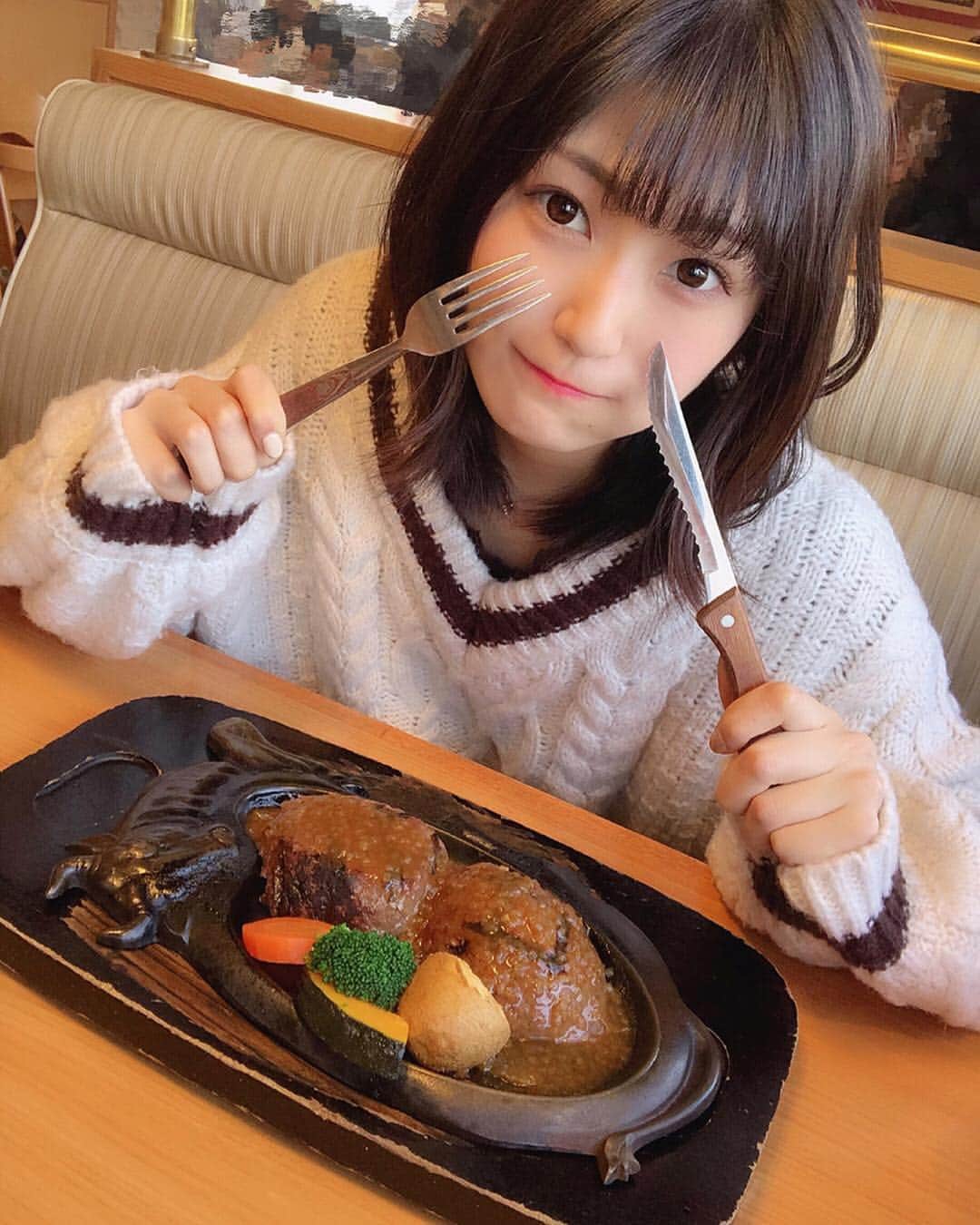 朝日花奈のインスタグラム：「#静岡 #静岡グルメ #さわやか #さわやかハンバーグ #日本一美味しい #ハンバーグ #肉食系女子」