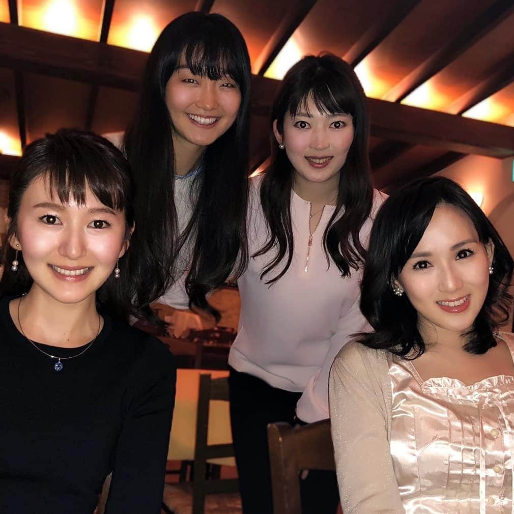 谷中麻里衣さんのインスタグラム写真 - (谷中麻里衣Instagram)「Love spending time with the girls 💓 . ひさえちゃん、ほなみん、りおちゃんと☺️ 楽しすぎたし白子たべられてハッピーでした♥️ . インスタの時差更新をやめるべく、昨日の夜のこと✨ 投稿してなかった写真がたくさんなのに、スマホ壊れてデータ復元できないかもなのです😂」2月8日 17時34分 - marieyanaka