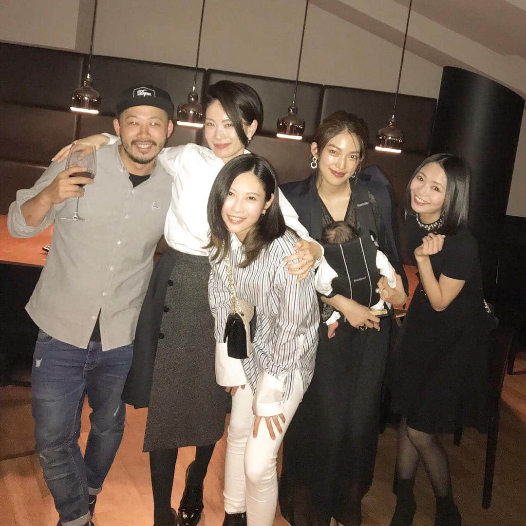 緑川静香さんのインスタグラム写真 - (緑川静香Instagram)「Domani新年会✨ ビジュアルエディター❤️(私は見習い笑)  #domani #visualeditor #girls #women #fashion #magazine #style  #ドマーニ #ビジュアルエディター #小学館  #100人近くの皆様にお越し頂いたビッグ新年会 #私はDomaniではまだまだ新米モデル新米エディターですが #素晴らしい編集部スタッフの皆さんの元で #日々成長し続け #Domaniを支えられるよう精進します #美しい先輩達の背中を見てまずはパソコンをパチパチ叩きます笑 #目指せ表紙  #大好きな皆様 #これからどうぞよろしくお願い致します」2月8日 18時19分 - midorikawa_shizuka