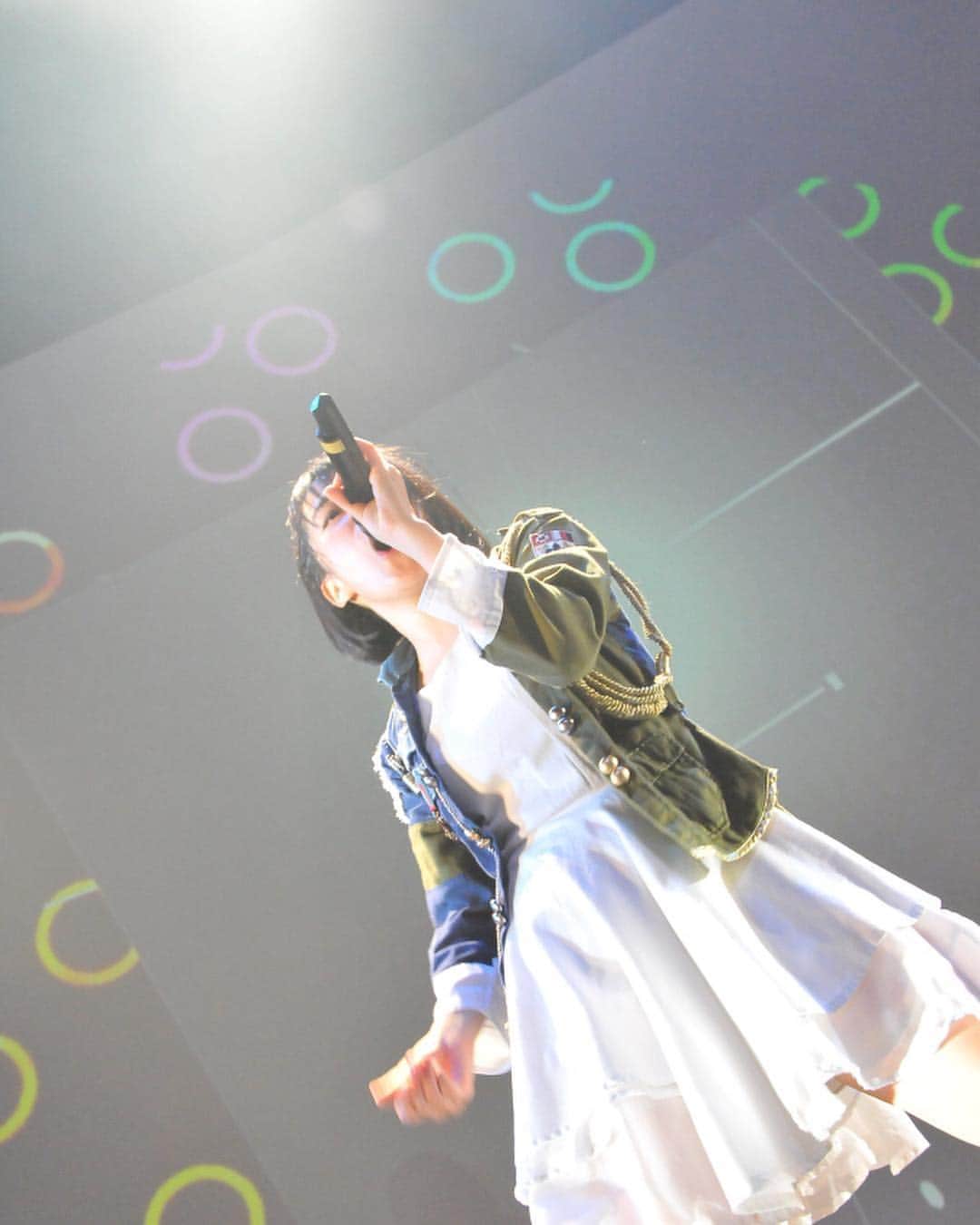 amiのインスタグラム：「✨2nd one man live 「Falconia ~touch on the horizon~」✨ 2月1日 マイナビBLITZ赤坂 本当に楽しい1日でした。もっとみんなで前に進んでいきたい！これからも応援よろしくね！春まで待っててね🌸 #live #livephoto #amiina #ami #miyu #girlsunit #onemanlive」