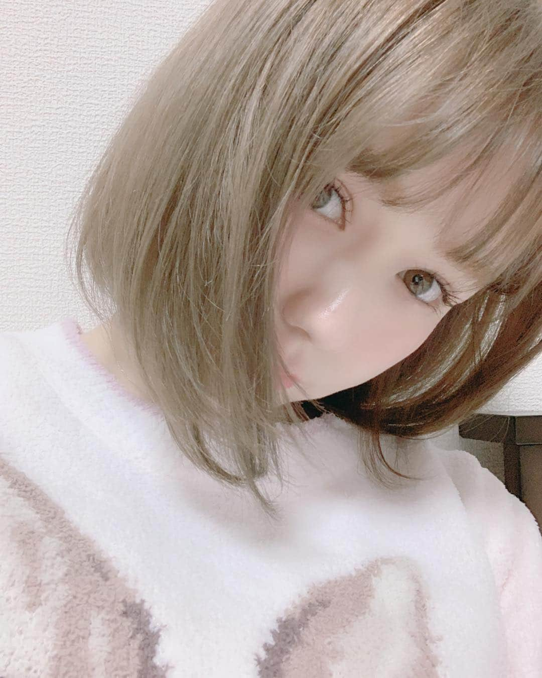 村重杏奈さんのインスタグラム写真 - (村重杏奈Instagram)「本当に髪色がやばかわで 伝わってほしい😭」2月8日 20時50分 - hktanna4848