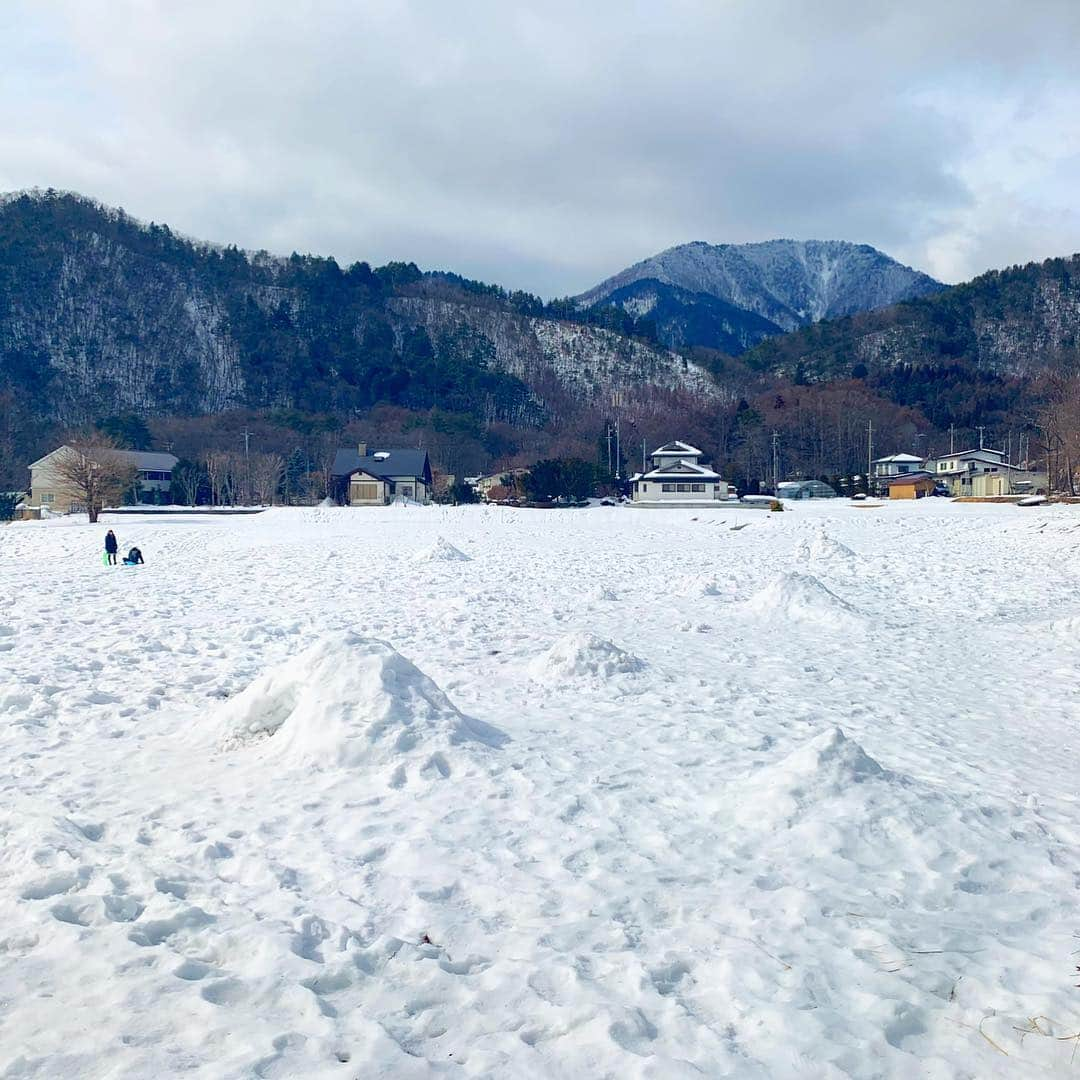 小松彩夏さんのインスタグラム写真 - (小松彩夏Instagram)「﻿ 久しぶりに長野へ行ってきましたー！！﻿ ﻿ 岩手出身の私は雪景色があると﻿ やっぱり嬉しい...♡﻿ ﻿ そして雪がレフ板になってくれます♡﻿ それも嬉しい...♡﻿笑 ﻿ 沢山、写真撮ったのでUPしていきますね( ˊᵕˋ* )﻿ ﻿ #星野リゾート #界アルプス #hoshinoresorts #kaialps #雪遊び村 ﻿#旅行 #旅 #女子旅 #弾丸旅行 #温泉 #温泉好き #♨️ #コマログ﻿」2月8日 21時12分 - official_ayaka_502