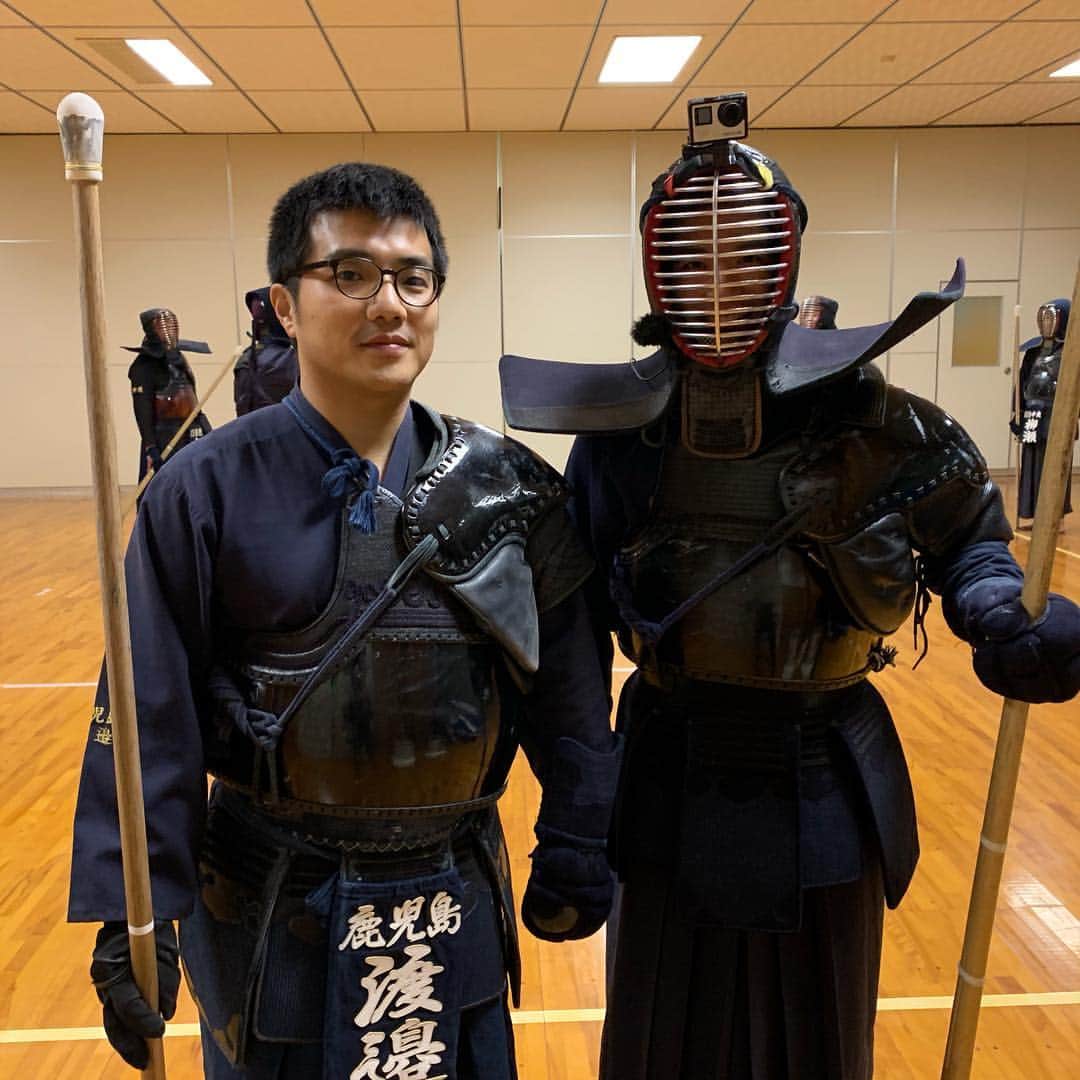 のインスタグラム：「おはようございます！ 週刊1チャンネルのスポーツコーナーでは、今日も国体競技をご紹介します！！今日は銃剣道！ 迫力の突きです！興奮しました。 ご覧ください😄  #mbc #週刊1チャンネル #銃剣道 #鹿児島 #かごしま国体 #霧島市」
