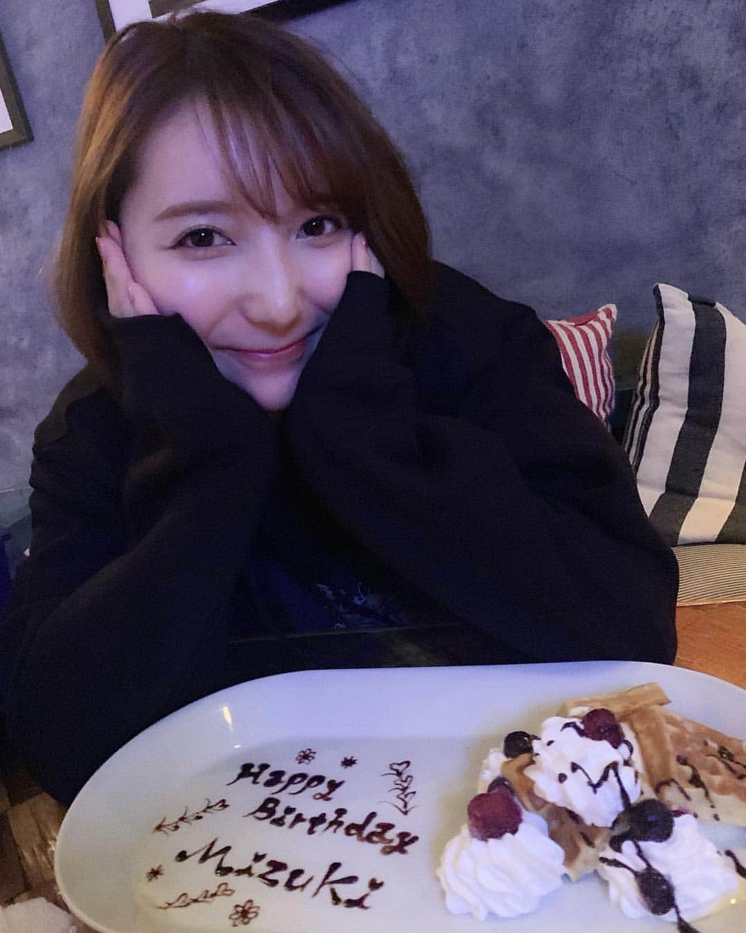 堀みづきさんのインスタグラム写真 - (堀みづきInstagram)「26th🎂❤️ #しあわせ #ありがとう」2月8日 23時58分 - mizuki_027