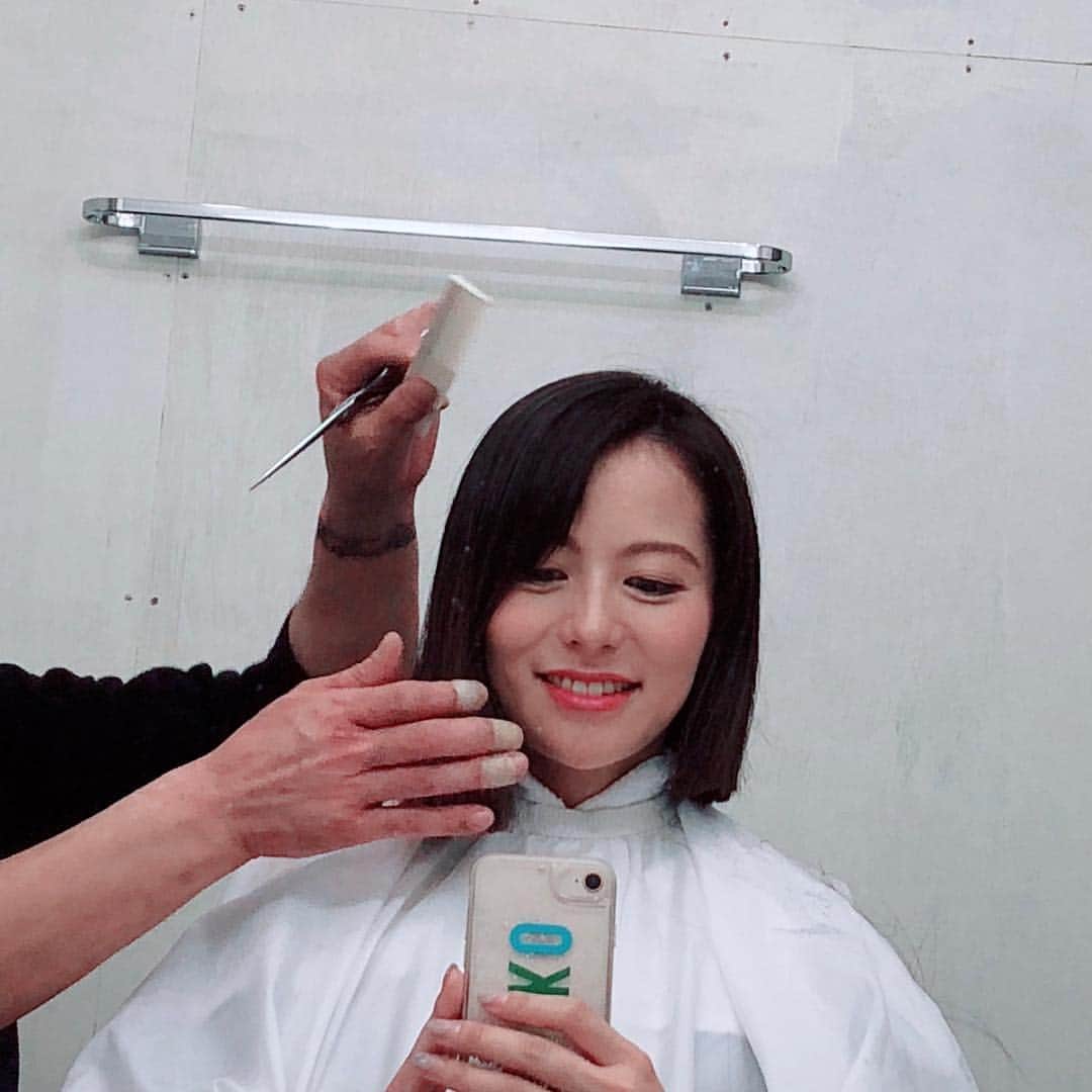 神戸蘭子さんのインスタグラム写真 - (神戸蘭子Instagram)「撮影で、髪切りました^ ^  #出産前に #ヘアカット #しっくりくる長さ #マタニティライフ #出産準備」2月9日 18時28分 - ranran0414