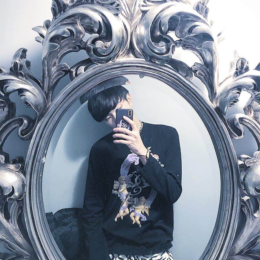 Midnight Dreamy Secretのインスタグラム：「Angel Tshirt🖤 Angel iPhone case🖤 Big Chains Necklace🖤」