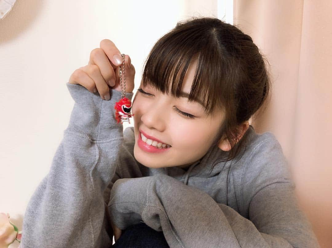 小芝風花さんのインスタグラム写真 - (小芝風花Instagram)「にまにま🥴 #トクサツガガガ #15巻 #ゲット #限定でついてくる #シシレオー #かわゆい #皆さんはゲットしましたか？😊」2月9日 17時29分 - fuka_koshiba_official