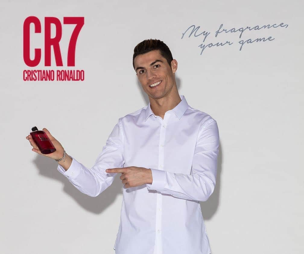 クリスティアーノ・ロナウドさんのインスタグラム写真 - (クリスティアーノ・ロナウドInstagram)「I'll be wearing my CR7 Fragrance this Valentine's Day...will you? @cristianoronaldo_fragrances」2月9日 18時00分 - cristiano