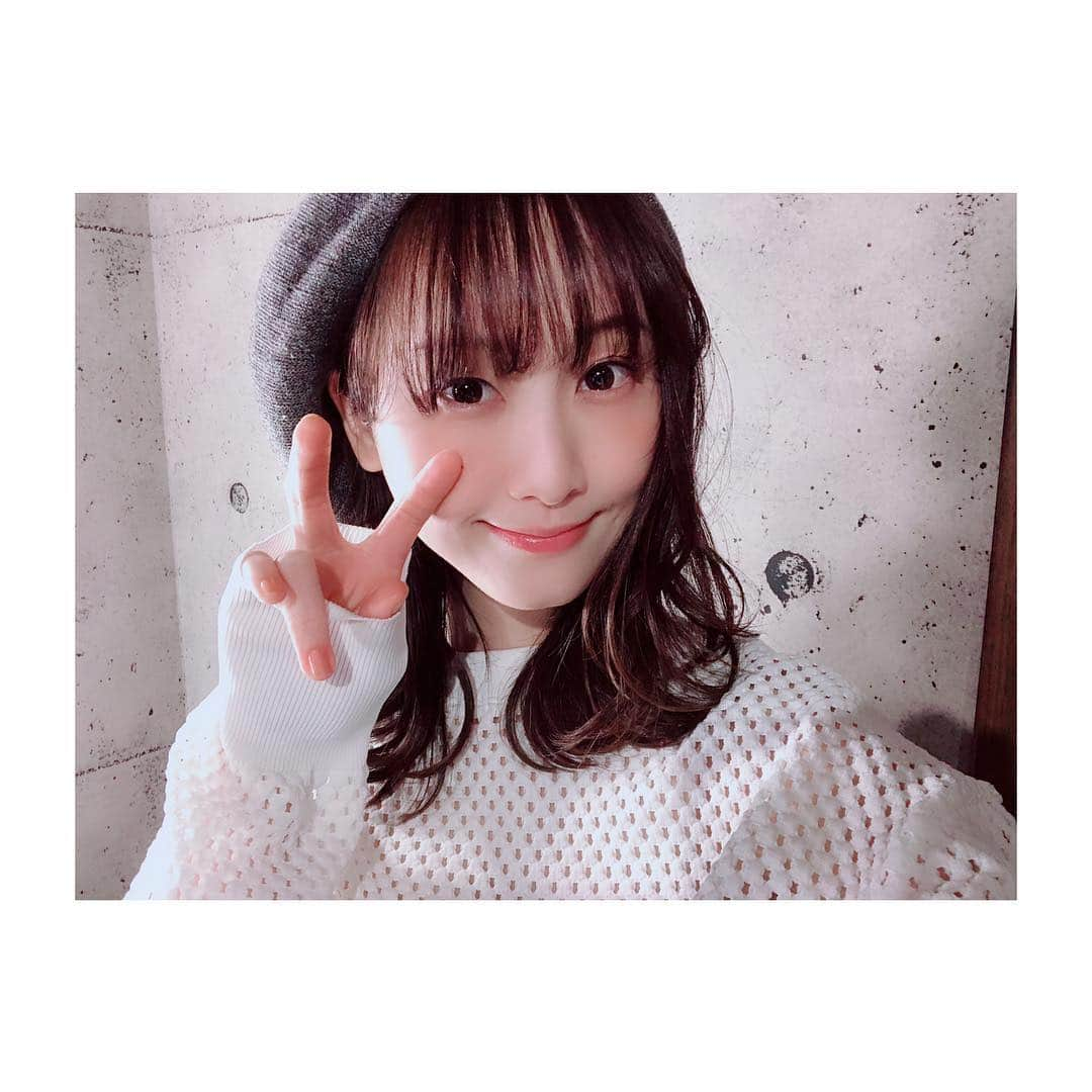 松井玲奈さんのインスタグラム写真 - (松井玲奈Instagram)「@nabe__log さんに髪の毛カラーしてもらいました。 何時もお任せでしてるけど、今回もいい色です。ありがたき。 今は意味もなく髪を伸ばし中。」2月9日 9時27分 - renamatui27