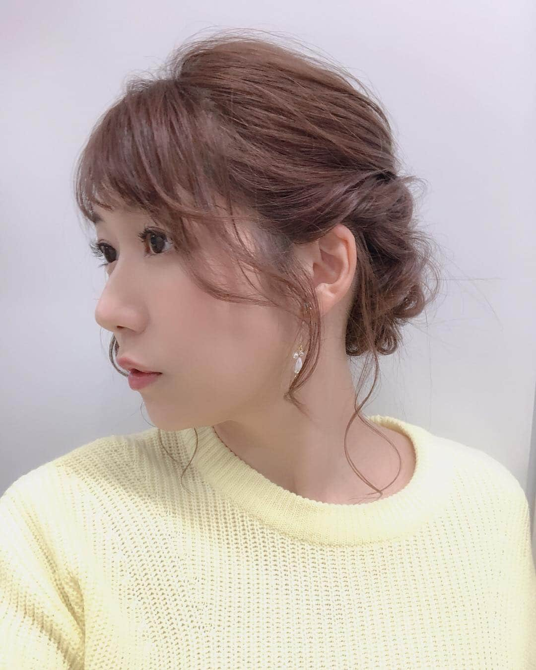 穂川果音さんのインスタグラム写真 - (穂川果音Instagram)「今日のヘアスタイル（╹◡╹） 私が大好きなカノンヘアだよ！！笑笑  イヤリング→ @cccm_sbj  #アベプラ #abematv  #weather #weatherforecast #気象予報士 #穂川果音 #instastyle #instahair  #ヘアアレンジ #巻き髪 #hair #hairstyle #hairarrange #ほかのん #hairstyles #イヤリング #hairstyling #おしゃれ #かのんヘア #冬コーデ #アップヘア #貼るだけピアス」2月9日 10時23分 - hokawakanonn