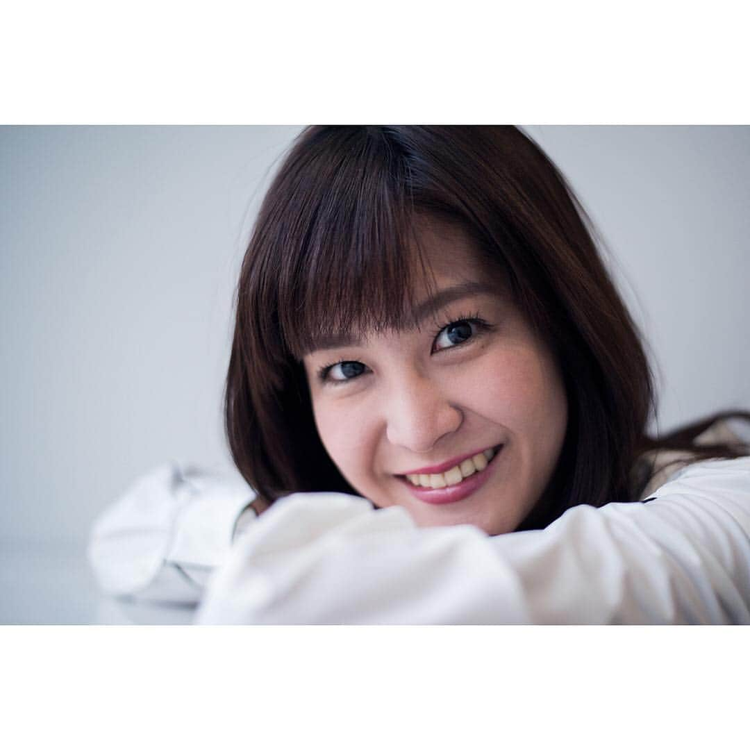 林美桜さんのインスタグラム写真 - (林美桜Instagram)「. 昨日は紀アナが出張中だったので、新着コーナーを担当しました‼️ . スーパーJチャンネルのスタッフさんに写真を撮ってもらいました🥺✨モデルさんみたいに撮ってもらえて嬉しかったです😂 . 先程起きて、雪だるまを作らなきゃ‼️と外に出てみたのですが、雪が残ってない…😭早起きすればよかったです😭 . #スーパーJチャンネル #衣装 #雪だるま #雪 #テレビ朝日 #入社2年目 #林美桜」2月9日 12時58分 - miou0hayashi