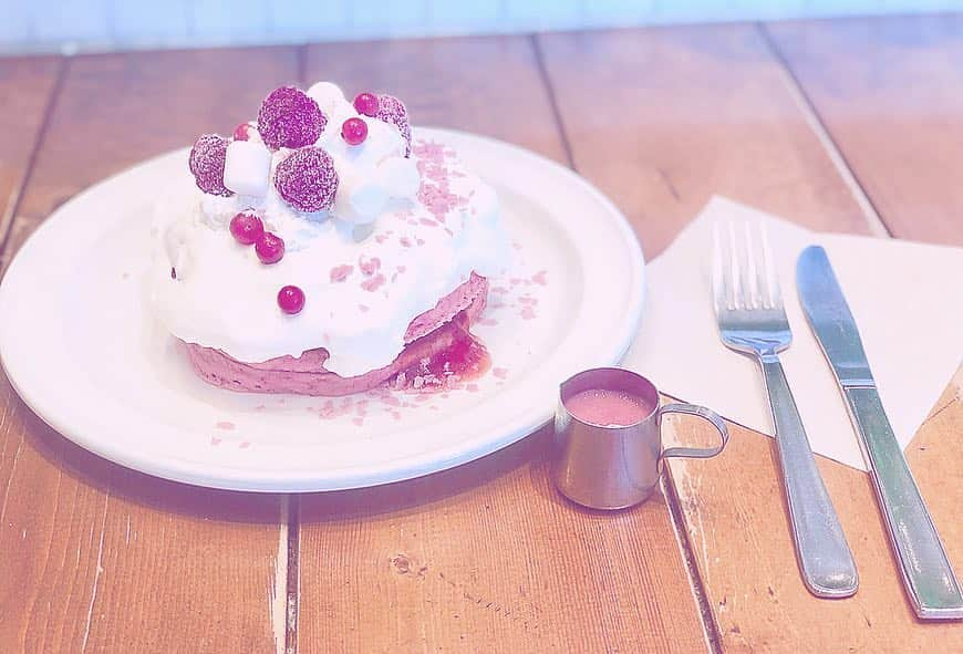 藤崎里菜さんのインスタグラム写真 - (藤崎里菜Instagram)「ピンクのパンケーキ🥞💕 #jspancakecafe  #辻堂 #湘南 #神奈川 #kanagawa #shonan  #tsujido #パンケーキ #pancake #pink #pinkpinkpink #ピンク #ピンクのスイーツ #pinksweets #sweets #pinkpancakes」2月9日 16時18分 - rina_fujisaki