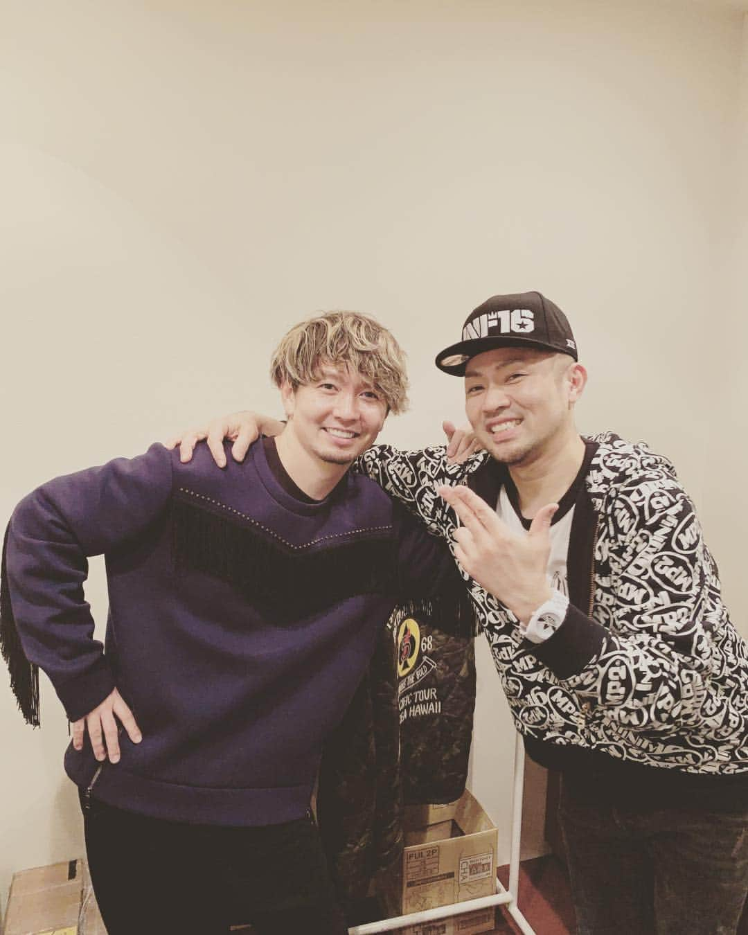 SHOCK EYEさんのインスタグラム写真 - (SHOCK EYEInstagram)「中学からのツレ。 親友。 1番古くからのやつ。 俺をレゲエにハメた人。 感謝は沢山あるが、それはあんまり本人の前では言いたくないので、この場を借りて言おう。 ありがとうな、、 これからもよろしく。 #infinity16 #telac #shockeye」2月10日 2時30分 - shockeye_official