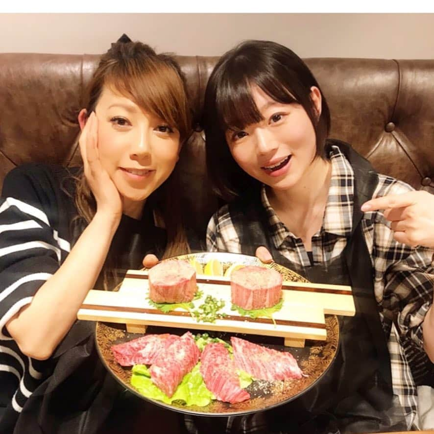 大原かおりさんのインスタグラム写真 - (大原かおりInstagram)「👯‍♀️🍴💕 フィット繋がり〜❤️ 1月中旬には、同じ事務所の喜屋武ちあきちゃんと焼肉会してきました🤗🥩 キャンちゃんとはたまにプライベートでご飯に行きますの♡♡♡ 美味しいお肉を求める仲間、江端さん&本田さんと一緒にワイワイと〜😝🙌🎶 ☺︎ お店は本田さんオススメの焼肉屋さん『焼肉USON🥓』 ☺︎ 何を頂いても本気でメ〜チャクチャ美味しかったぁ👏😍 特に薄切りローズのタレと、ココットに入った牛スジのグラタンが美味しすぎて忘れられない😝💘 韓国人のオーナーさんが味付けしてるから間違いない美味しさ💁‍♀️🇰🇷 オンニがお肉焼いてくれたり♡♡♡ 恵比寿駅からとっても近いし、個室もあってゆっくりも出来るのでオススメです❣️ お肉好きな方々、是非行ってみてください😘🥩 はぁ〜またすぐにでも食べたい💕 ☺︎ 焼肉 宇成(USON) 渋谷区恵比寿西1-7-4-6F 03-3461-2148 #EBISU #USON #肉会 #好き女子 #肉好き男子 #🥩」2月9日 19時32分 - oharagaori_otty