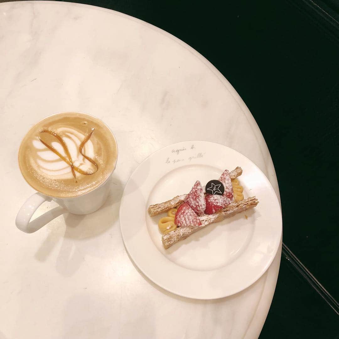 古川貴絵さんのインスタグラム写真 - (古川貴絵Instagram)「agnes b cafe ☕︎ ミルフィーユ美味しかった❤︎」2月9日 20時30分 - _kiegram