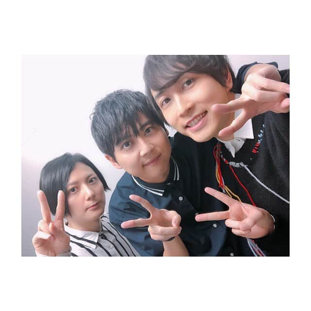 中島ヨシキさんのインスタグラム写真 - (中島ヨシキInstagram)「「あした世界が終わるとしても」公開3週目舞台挨拶。ご来場いただいた皆様、ありがとうございました。  やっとお会いできた梶さん！🤗ニアミスはたくさんしてたんです笑 舞台上でも楽屋でも気さくにお話ししてくれて、ご挨拶した時にはがっちり握手もしていただきました。 真とジン、演じられて良かったです。  まだまだ公開は続きます。ぜひ何度もご覧いただきたいです！  #あした世界が終わるとしても #あしせか #梶裕貴 #櫻木優平」2月9日 21時36分 - yoshiki_n_626