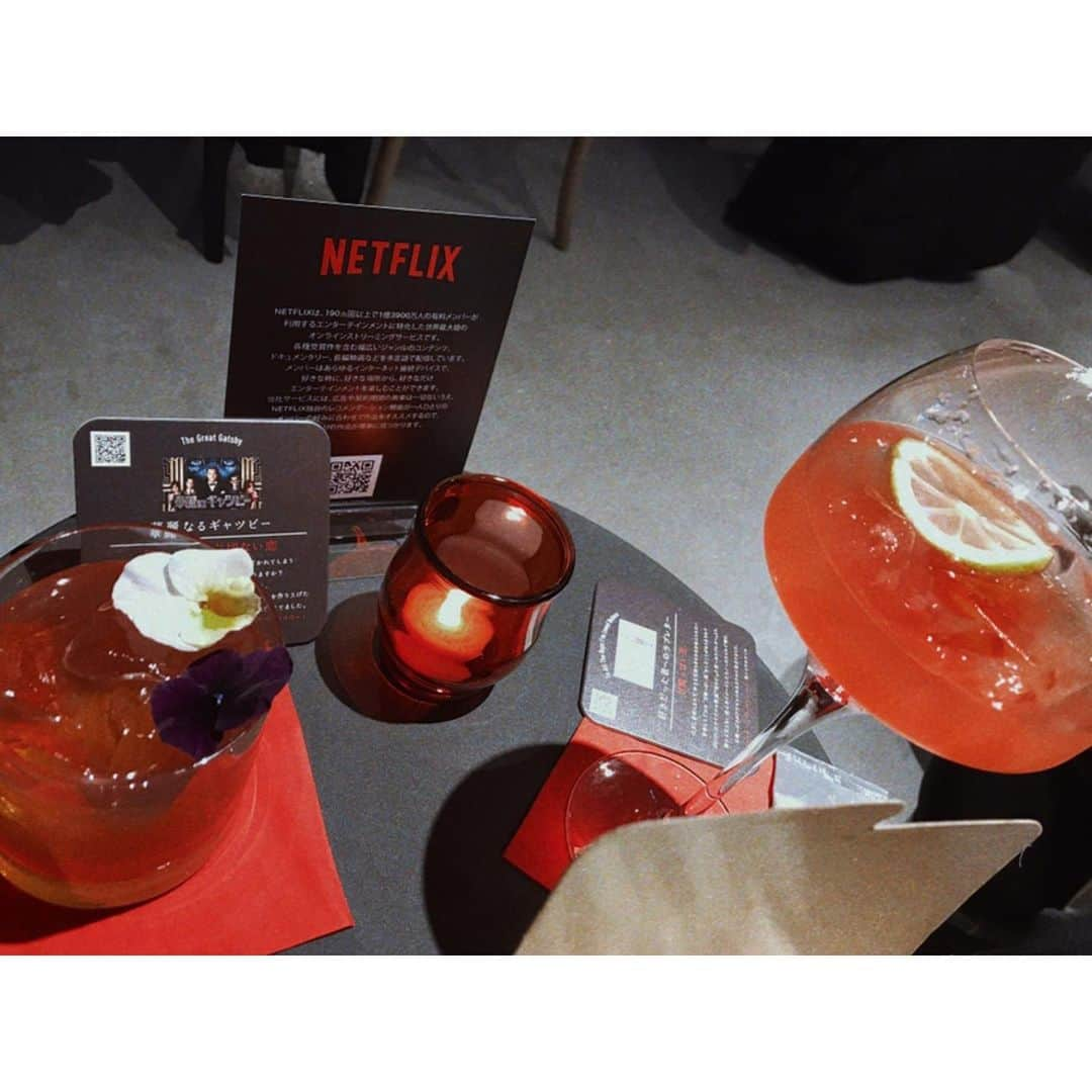 蘭舞ゆうさんのインスタグラム写真 - (蘭舞ゆうInstagram)「『Bar.LOVE STORY by Netflix』 本日オープンのNetflixさんのバーへ🎦映画好きの私としては、最高な空間でした。好きな映画、ドラマをノイズキャンセリングヘッドホンを使って映画館にいるような感覚で楽しむことができました。さらにカクテルもあり、私は「華麗なるギャッツビー」のカクテルにしました。味も見た目も映画っぽかった！ 是非皆様にも楽しんでいただきたいです。 @netflixjp #ネトフリ #バーネトフリ #ELLEpromotion」2月9日 21時36分 - ranma_yu