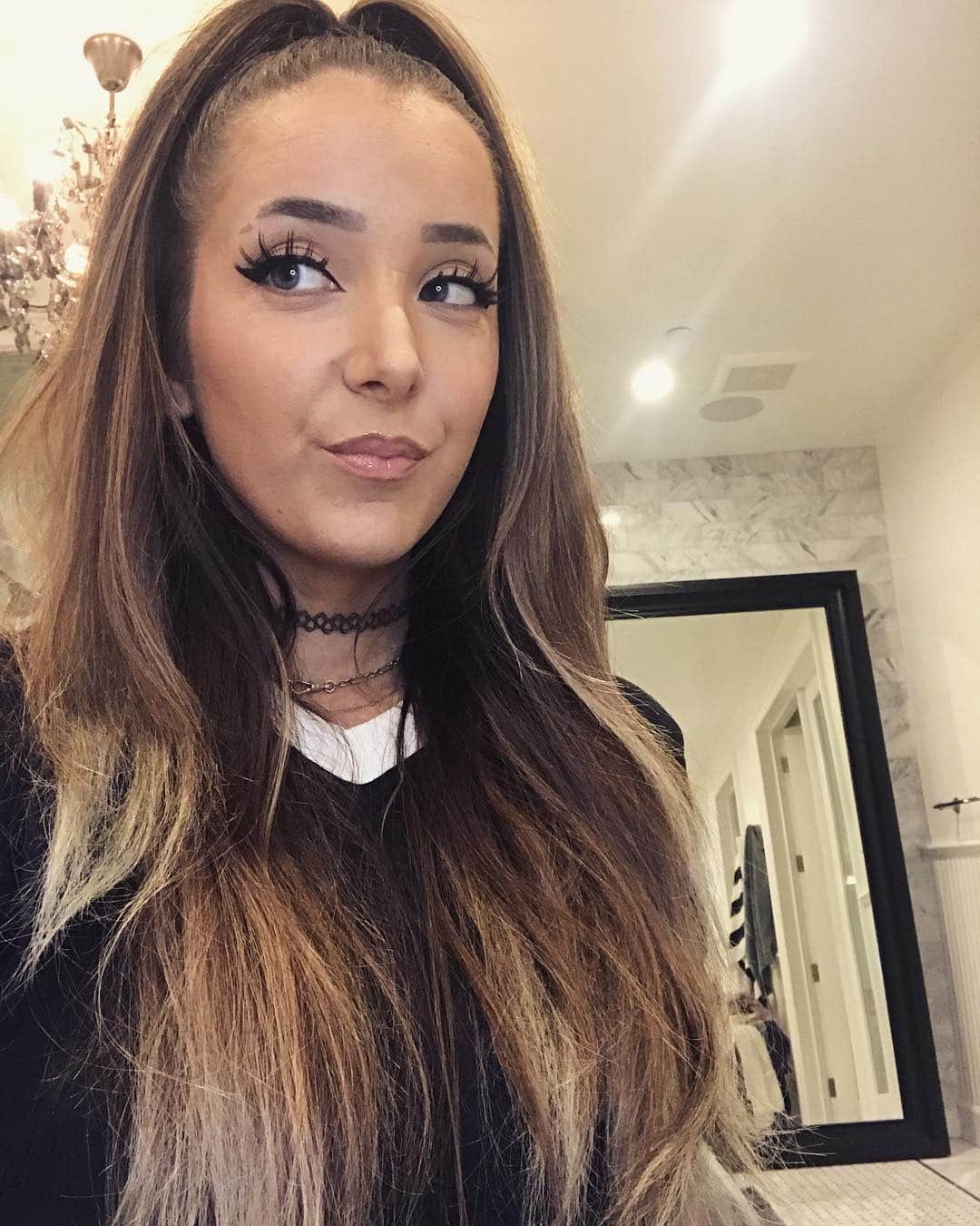 ジェナ・マーブルズのインスタグラム：「sorry for shitposting yesterday 🙃」