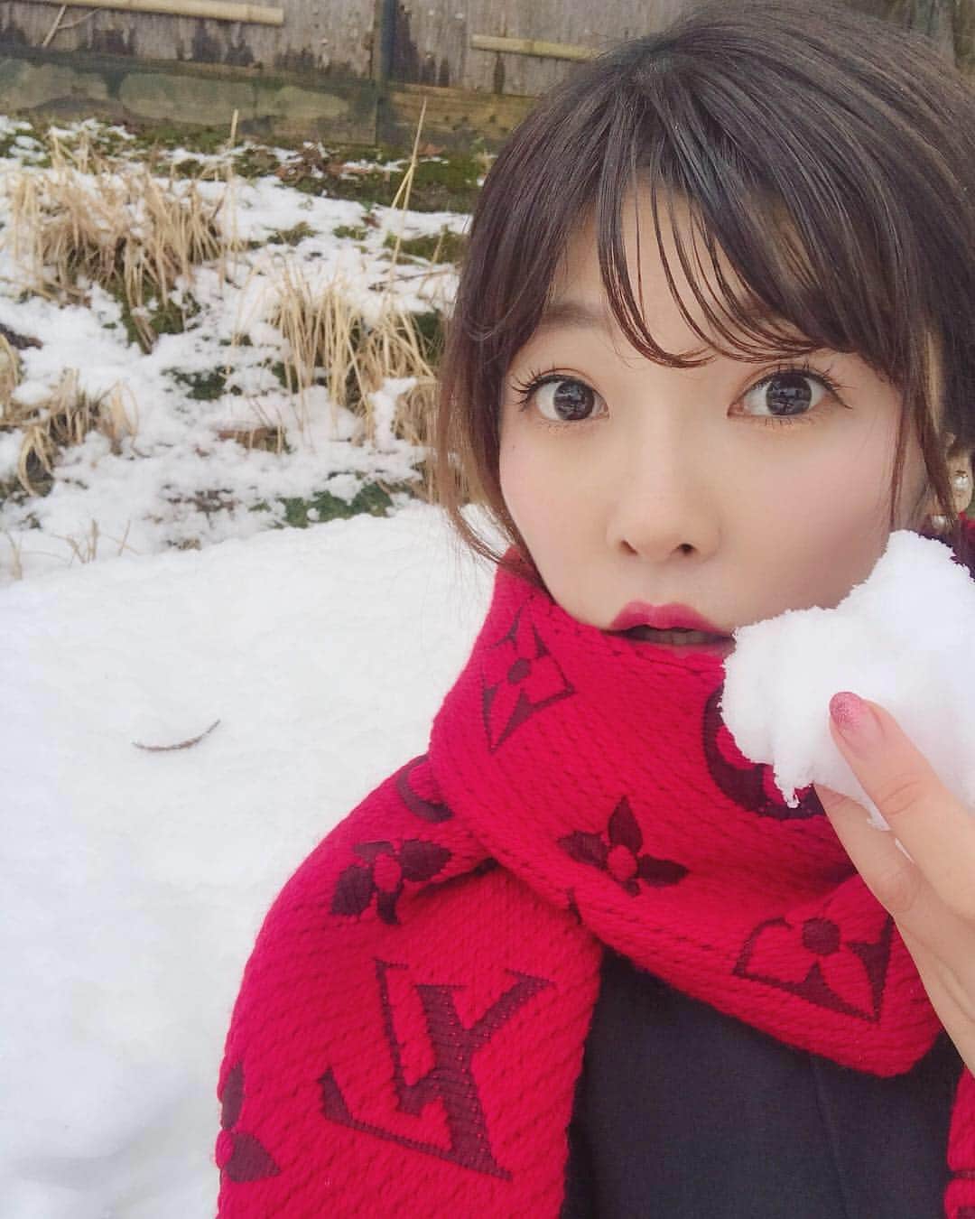 のインスタグラム：「雪と私⛄️ #me#photooftheday #instadaily #iphoneonly #instagood ##bestoftheday #picoftheday #photography #instagramers #like4like #l4l #follow #followme #tagsforlike #photo #japanese#japanesegirl#tokyo#selfie#일본#셀카  #셀스타그램#셀피##데일리#일상#레그램#얼스타그램#snow#눈#雪」