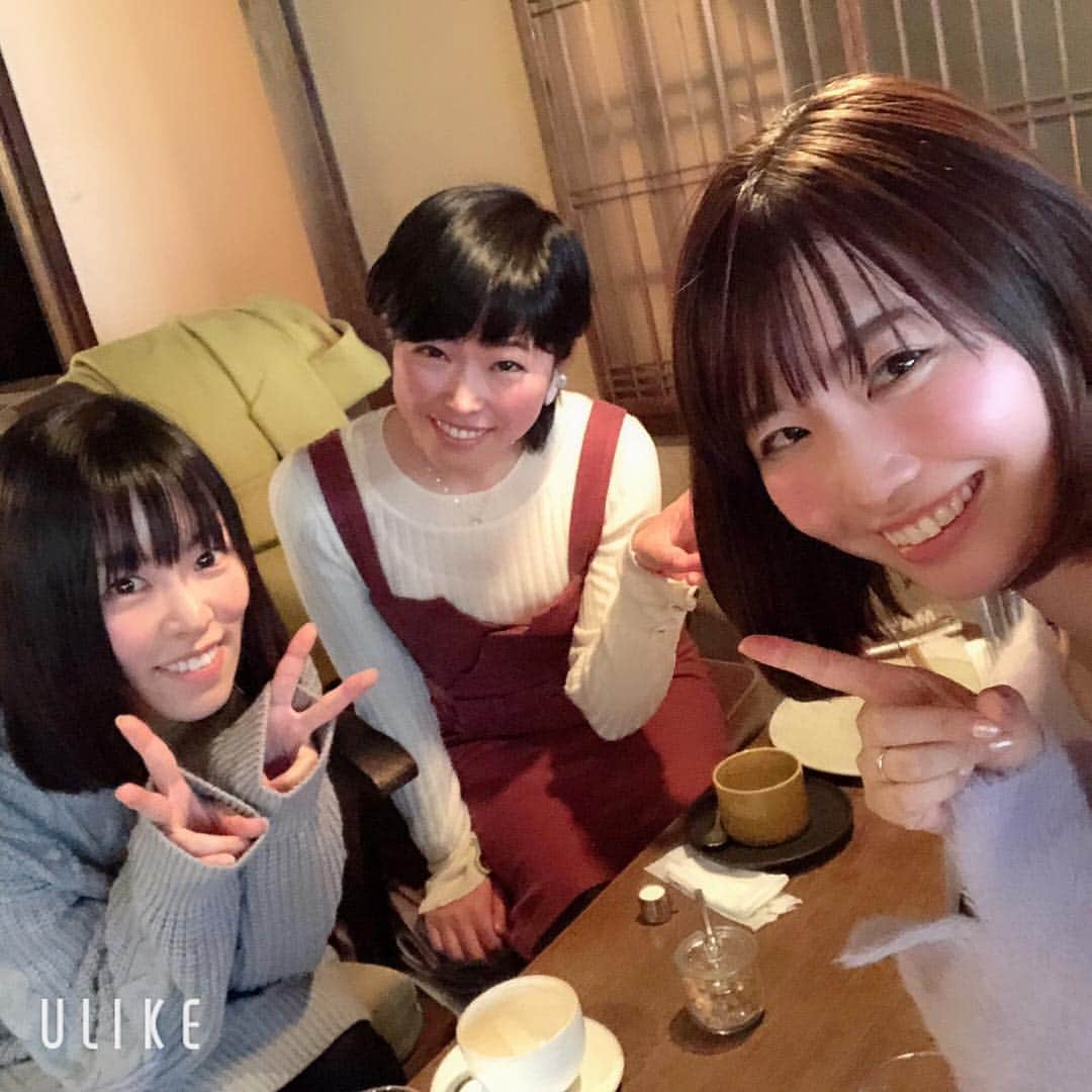 紀伊さつきのインスタグラム：「きゃなりん、まよっぺとお茶してきました☺️ 京都といえばなひとたち。うちの両親も知らず知らずのうちに2人の仕事はよく観て、聴いてます(笑) このメンバー落ち着くなぁ…✨ 今いる私生活の環境やお仕事のジャンルも微妙に違っていて、事務所もバラバラで、でも枠は共通点いっぱいで、だからこそ何でも話せる関係です❤️ 今年もいいこといっぱいありますように🙏 またすぐ会おうね！ (まよっぺ横浜土産ありがとうー🙌) ・ #北脇可奈子 #きゃなりん #井川茉代 #まよっぺ #チーム京都 #カフェマーブル #cafemarble」