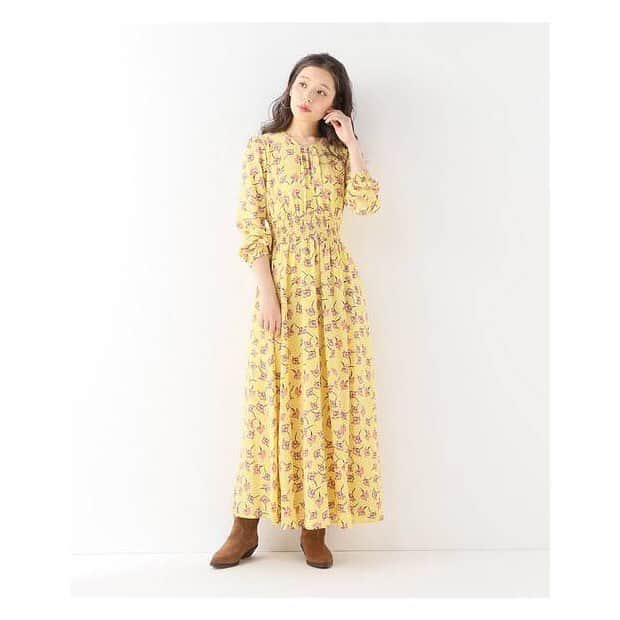 のインスタグラム：「💛 baycrews @baycrews  Spick and Span @spickandspan_jp  物欲がふつふつと湧いてきて大変 #spickandspan #baycrews #fashion #spring #yellow #dress #denim #cardigan #knit #white #skirt」
