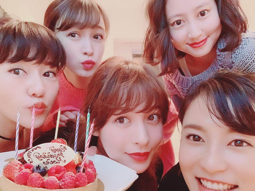 小島瑠璃子さんのインスタグラム写真 - (小島瑠璃子Instagram)「🎂 もえか姫のお誕生日✨ おめでとう〜！ かわいいもえりーぬ。 今年も色んな時間を 共有しようね♡」2月10日 14時26分 - ruriko_kojima