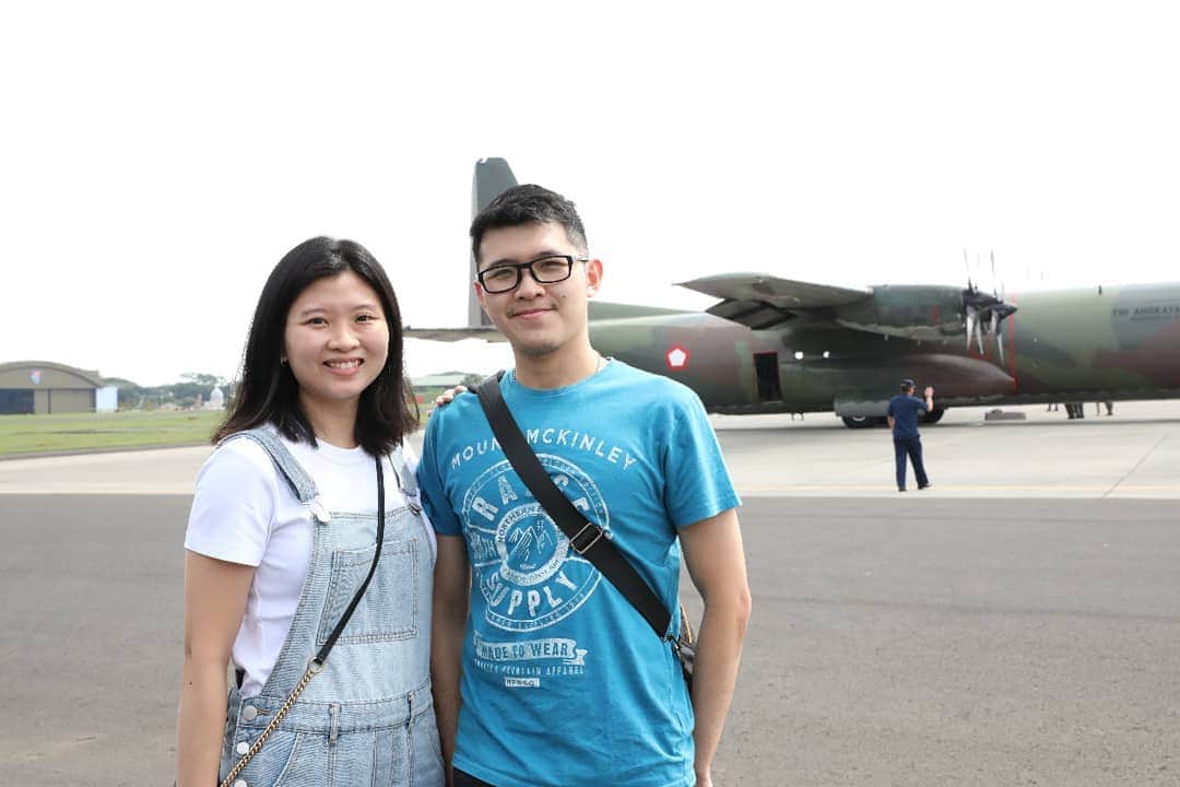 デビー・スサントのインスタグラム：「Sibling 😊 happy sunday 😇 #debbysusanto #dodisusanto 📸 @ameliawidy」