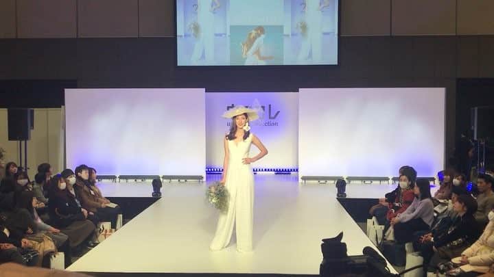 ジュディ舞衣のインスタグラム：「💍 ． ． ． @cliomariage @wecolle #wecolle #weddingcollection #cliomariage #cliomariagebrides #strut #destinationwedding #weddingjumpsuit #seaside #weddingdressshow #プレ花嫁 #ウエディングドレス #ウエディング #ウエコレ #リゾート婚 #シーサイドウエディング」