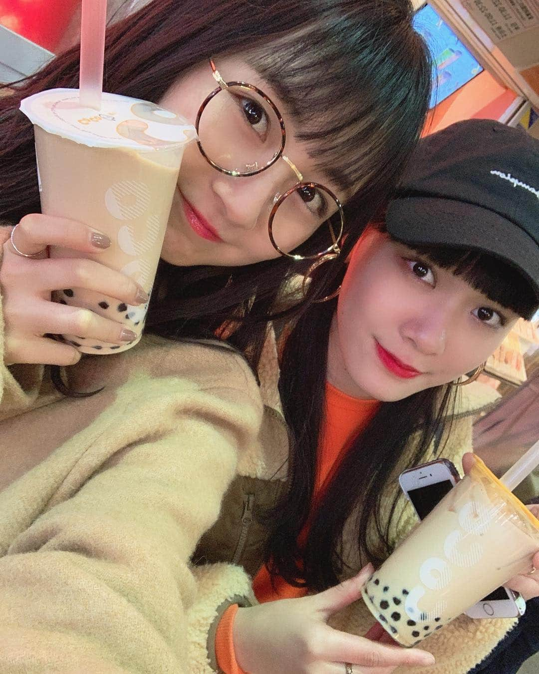 山本彩加さんのインスタグラム写真 - (山本彩加Instagram)「この間友達とタピってきた❤️ . . 寒いのにICE💙 #タピオカミルクティー #coco都可  #タピ活」2月10日 16時05分 - ayaka48_yanyan