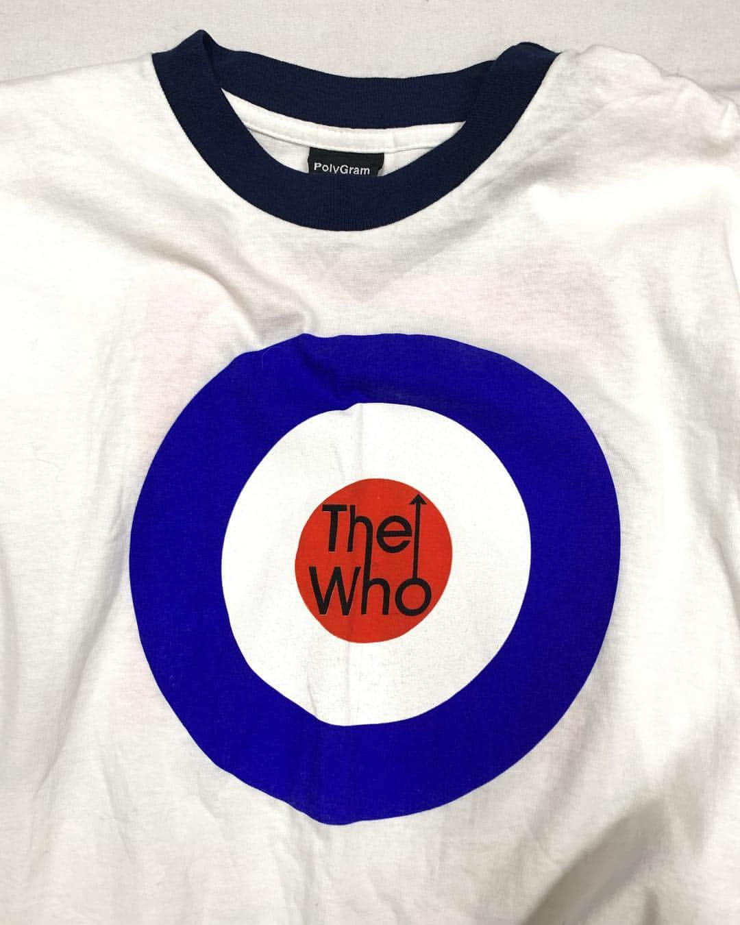 ジャムルさんのインスタグラム写真 - (ジャムルInstagram)「[#jammru_tee] 90's THE WHO ¥9000+tax WEB SHOPにも入荷しております。 http://jammru.shop-pro.jp/ こちらはSALE対象外です。 . ビートルズ、ストーンズと並び、イギリスの3大ロックバンドとして知られる、The WHO 。 ギターやドラムセットを叩き壊す暴力的なパフォーマンスとは対照的に、 文学性豊かな歌詞のギャップがこのバンドの魅力の1つです。  トリムのボディーにターゲットマークが入ったお洒落な1枚。 シンプルで使いやすくオススメの1枚です。 . #お問い合わせはお電話で承ります #jammru #osaka  #fashion  #streetstyle  #streetfashion  #vtg  #vintage  #used  #usedclothing  #古着 #古着屋 #ファッション #70s #80s #90s #vintagetshirts#vintagetee#tshirts#tee#thewho」2月10日 17時46分 - jammru